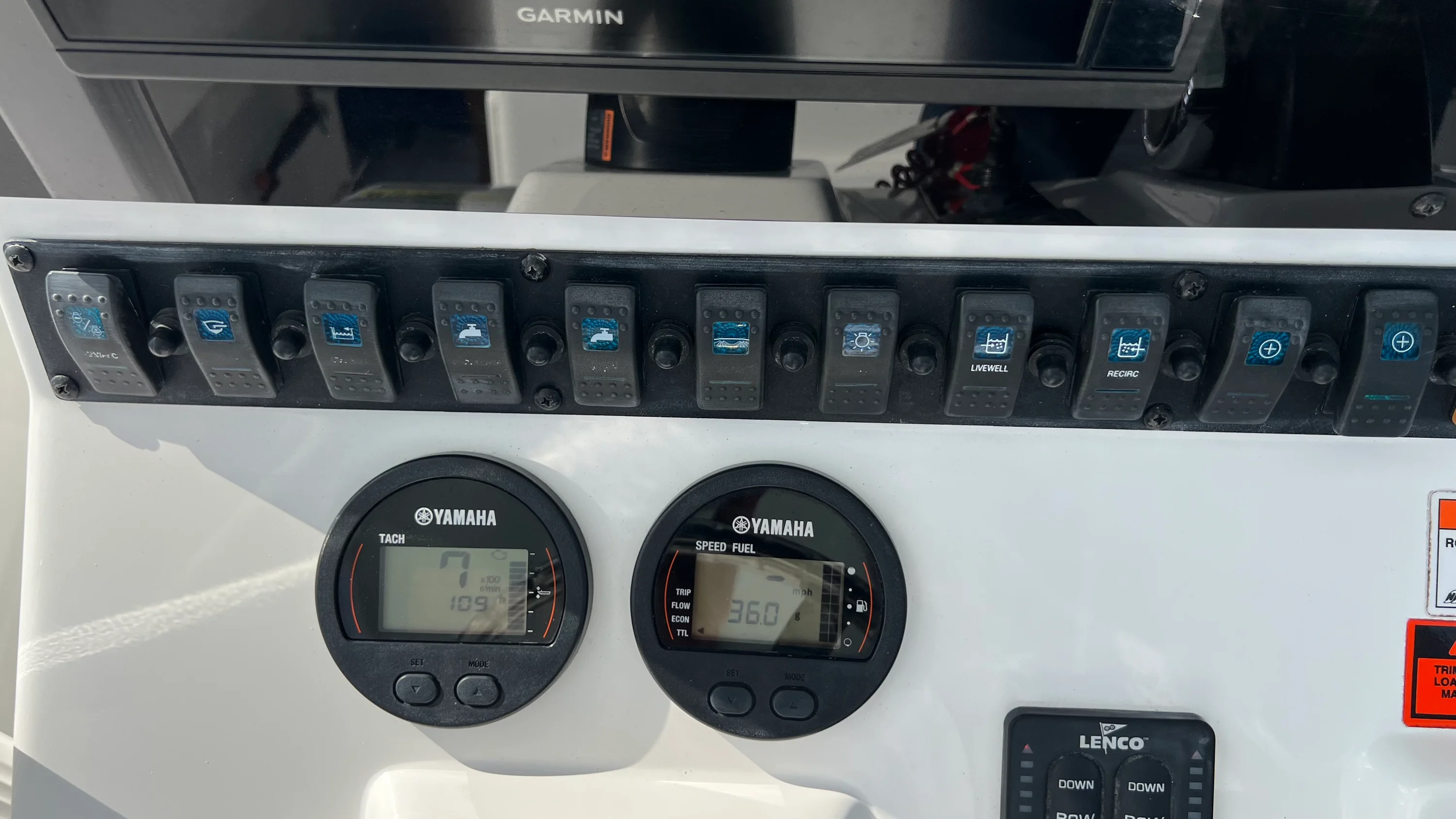 2017 Sea Hunt ULTRA 234 Image Thumbnail #25