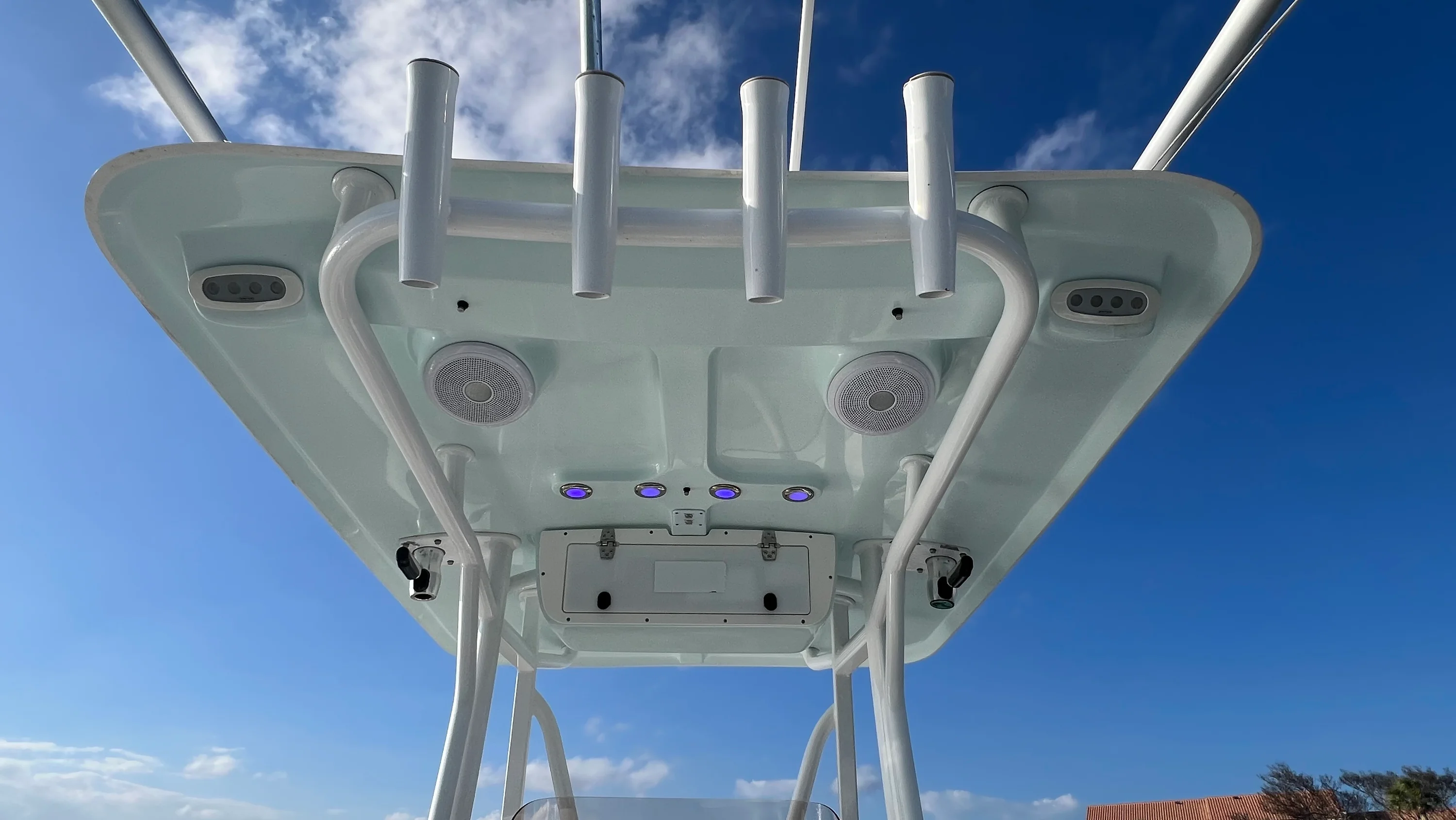 2017 Sea Hunt ULTRA 234 Image Thumbnail #12