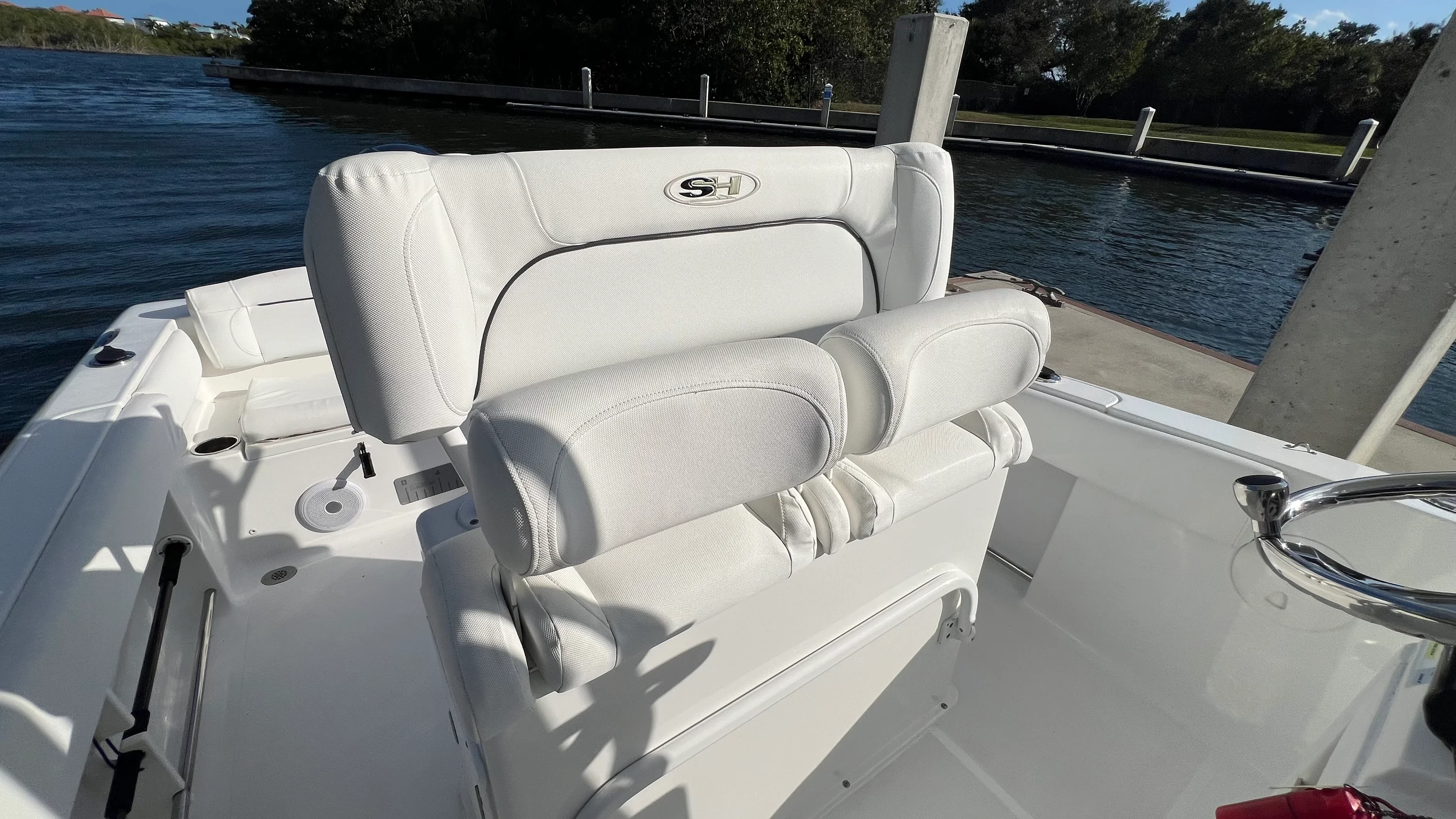 2017 Sea Hunt ULTRA 234 Image Thumbnail #18