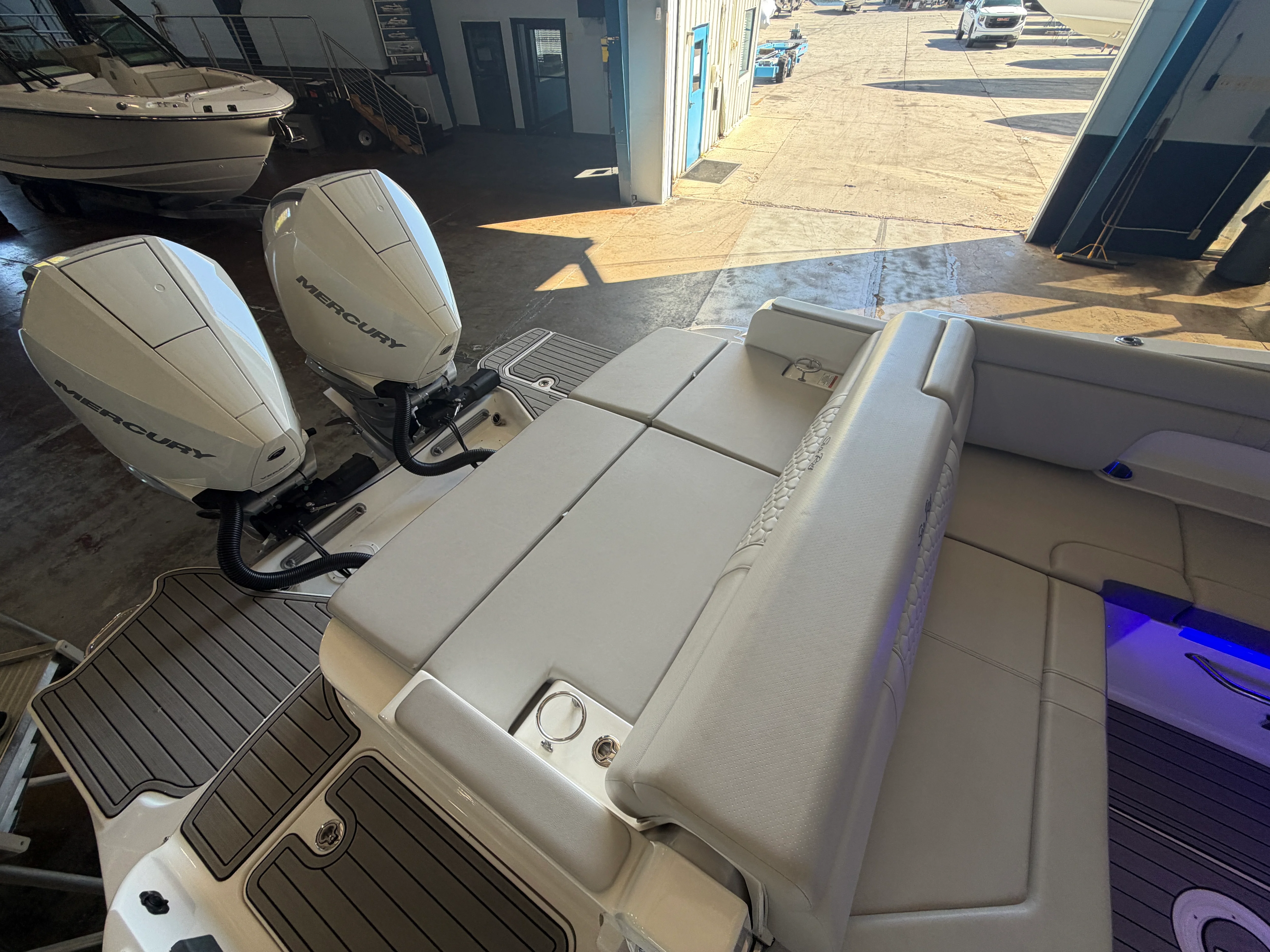 2024 Sea Ray 290 SD-OB Image Thumbnail #7