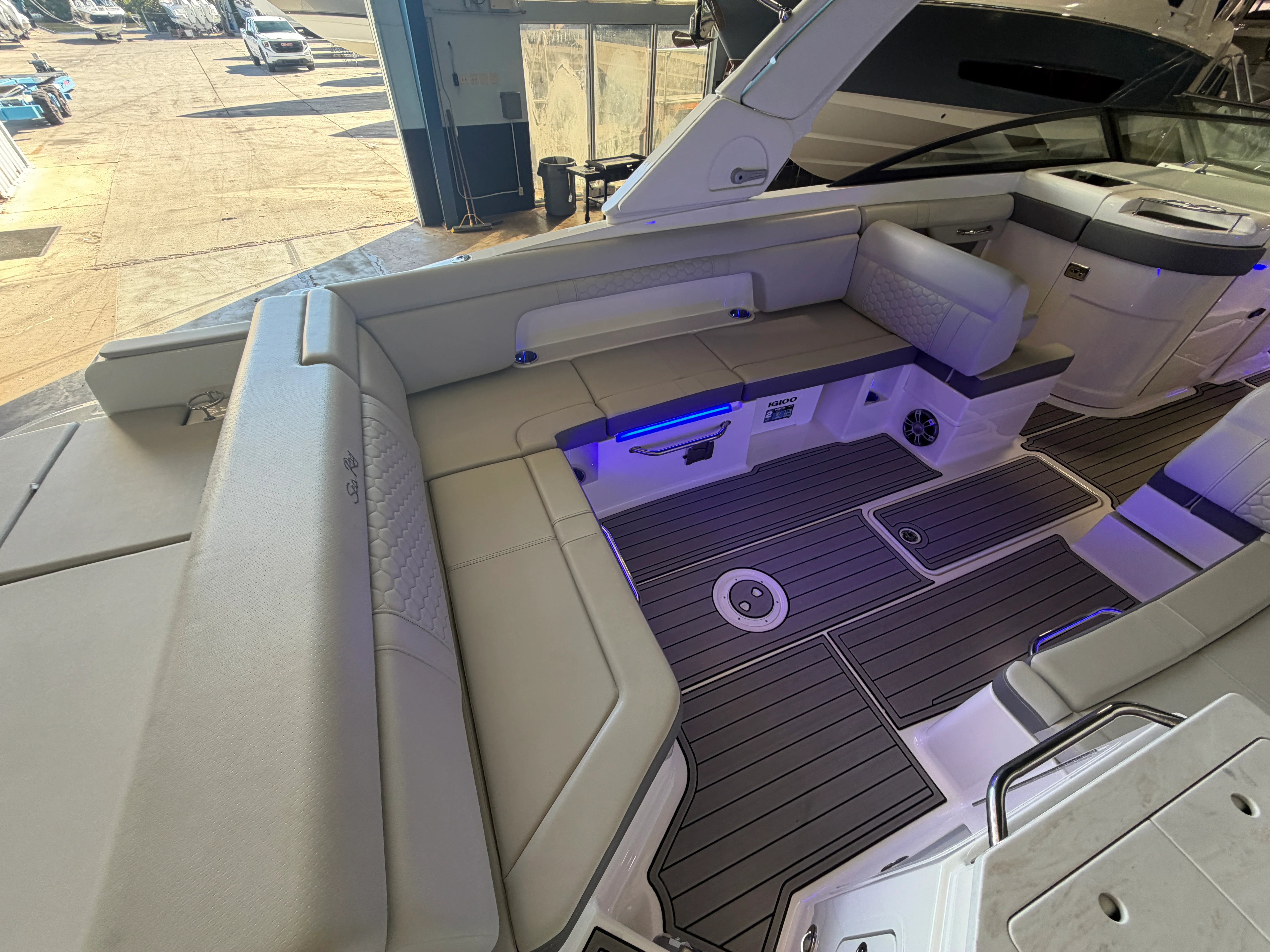 2024 Sea Ray 290 SD-OB Image Thumbnail #16