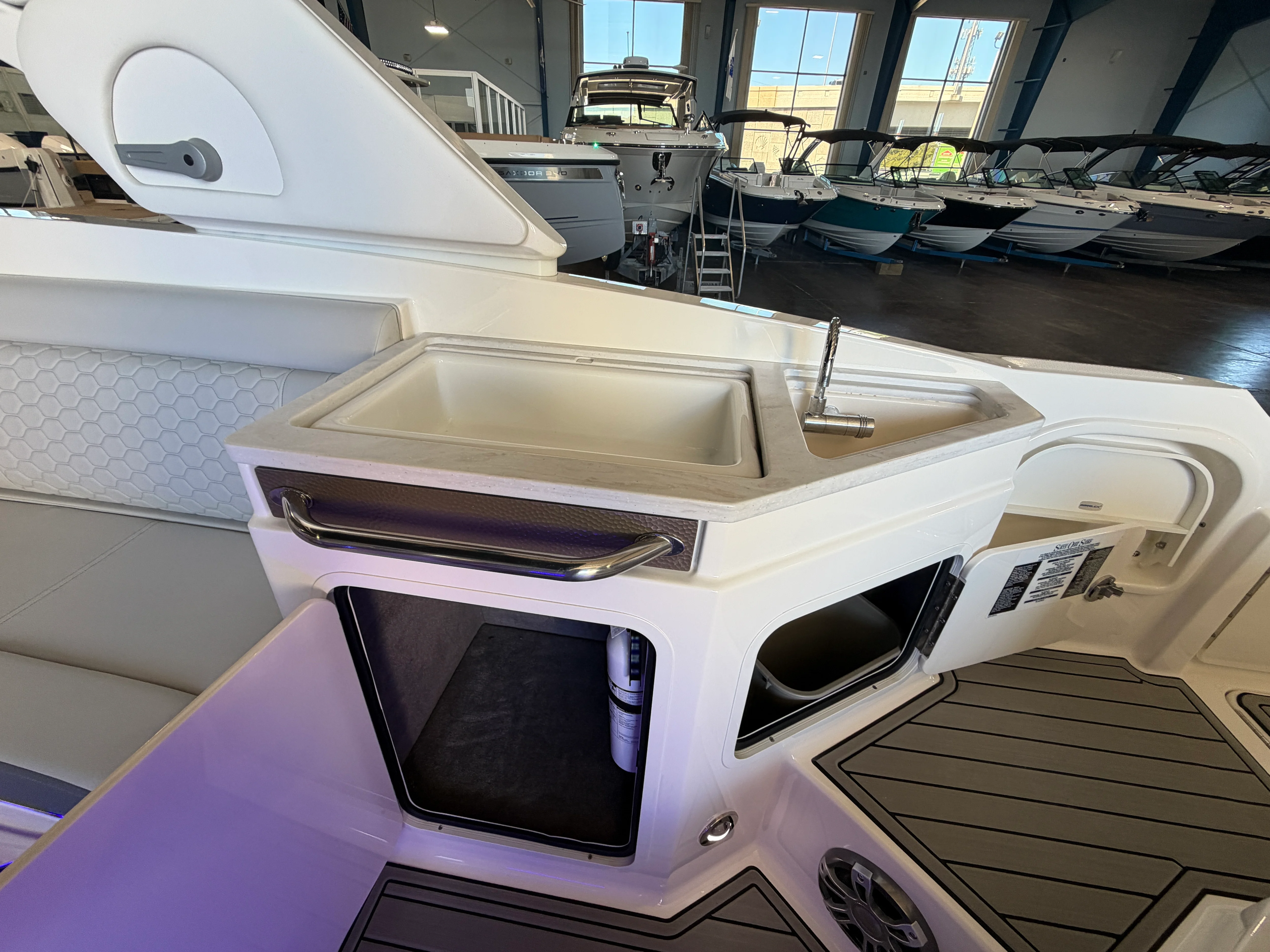 2024 Sea Ray 290 SD-OB Image Thumbnail #12