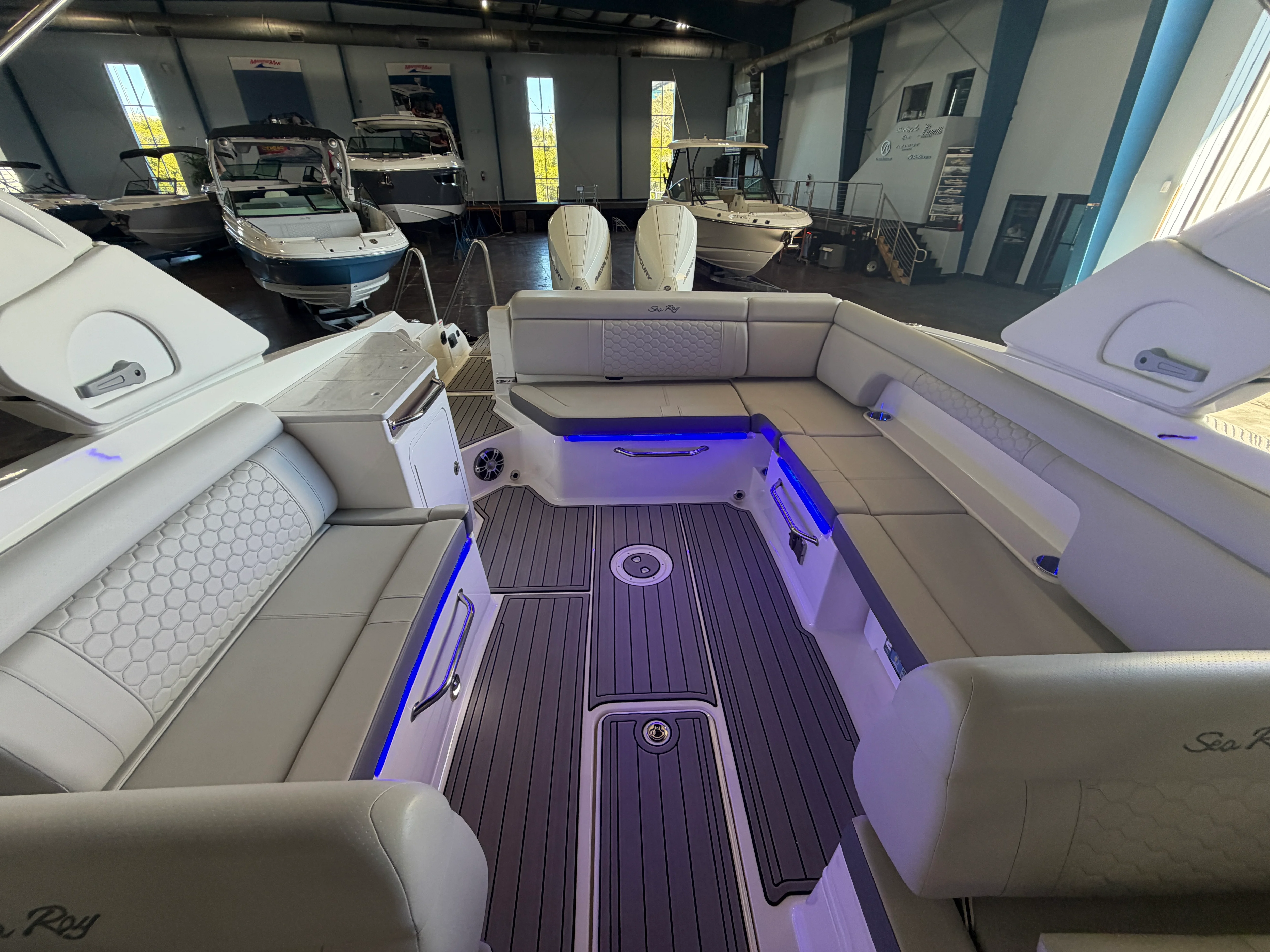 2024 Sea Ray 290 SD-OB Image Thumbnail #9