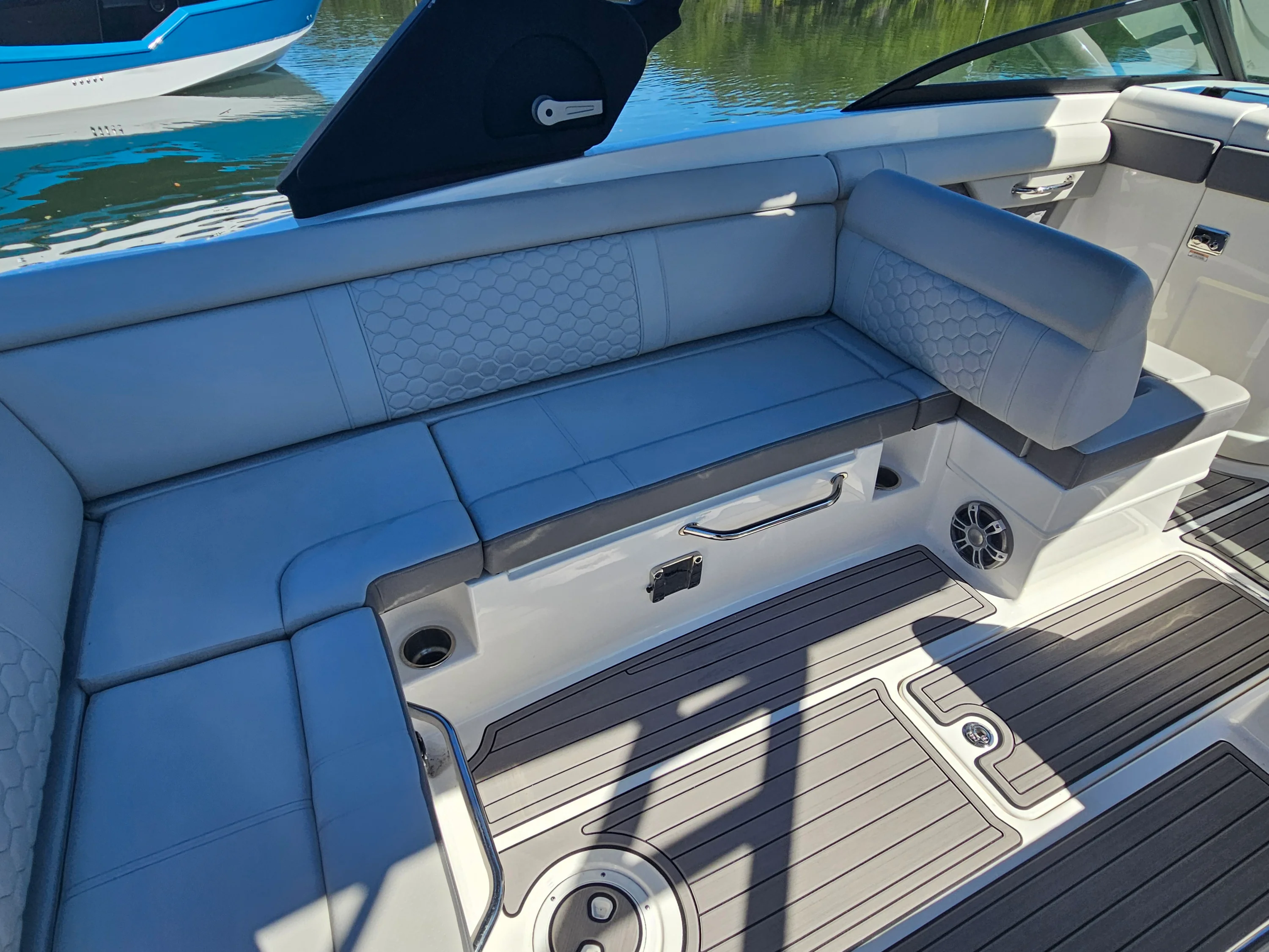 2024 Sea Ray 270 SD-OB Image Thumbnail #9