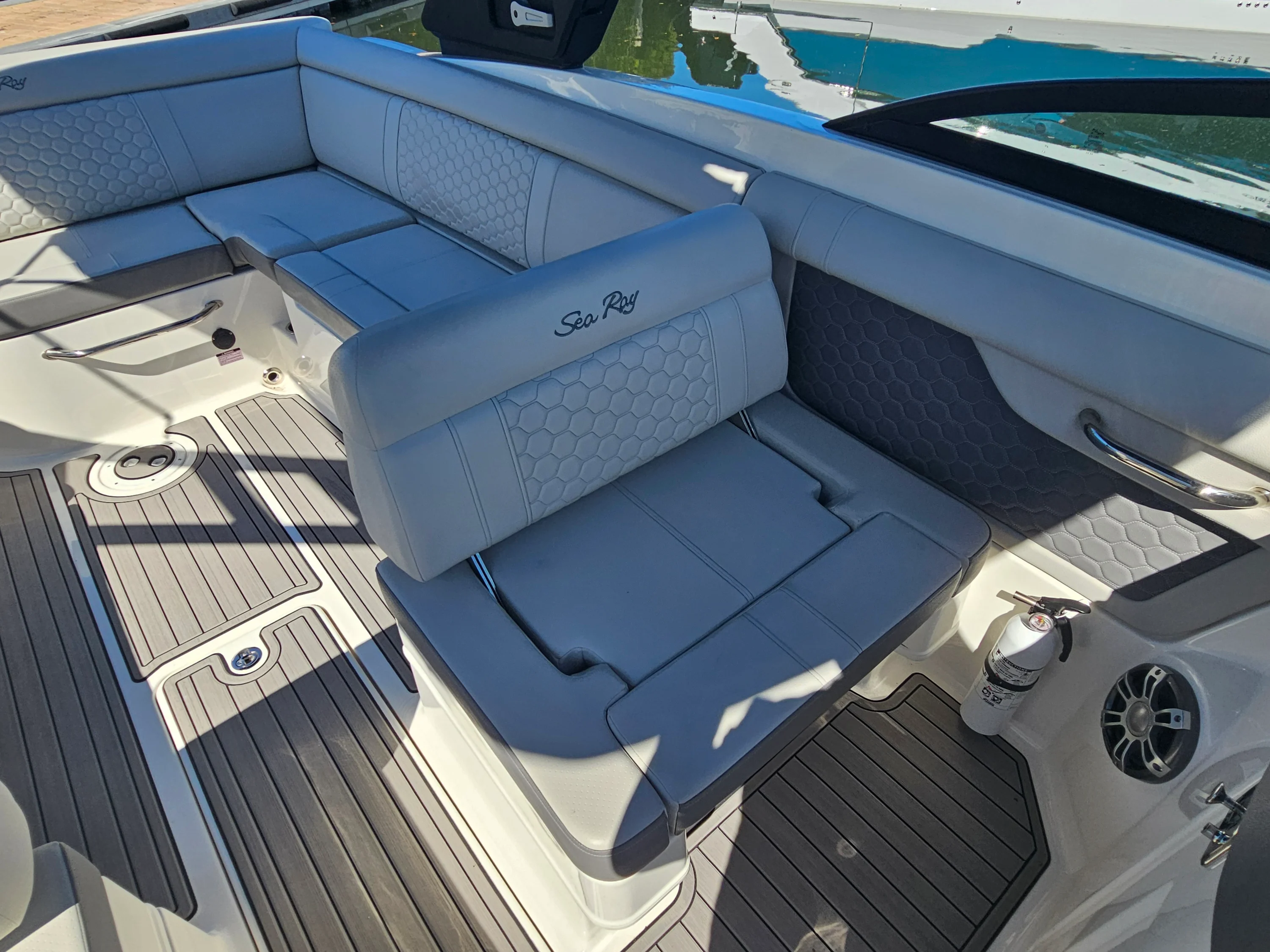 2024 Sea Ray 270 SD-OB Image Thumbnail #13