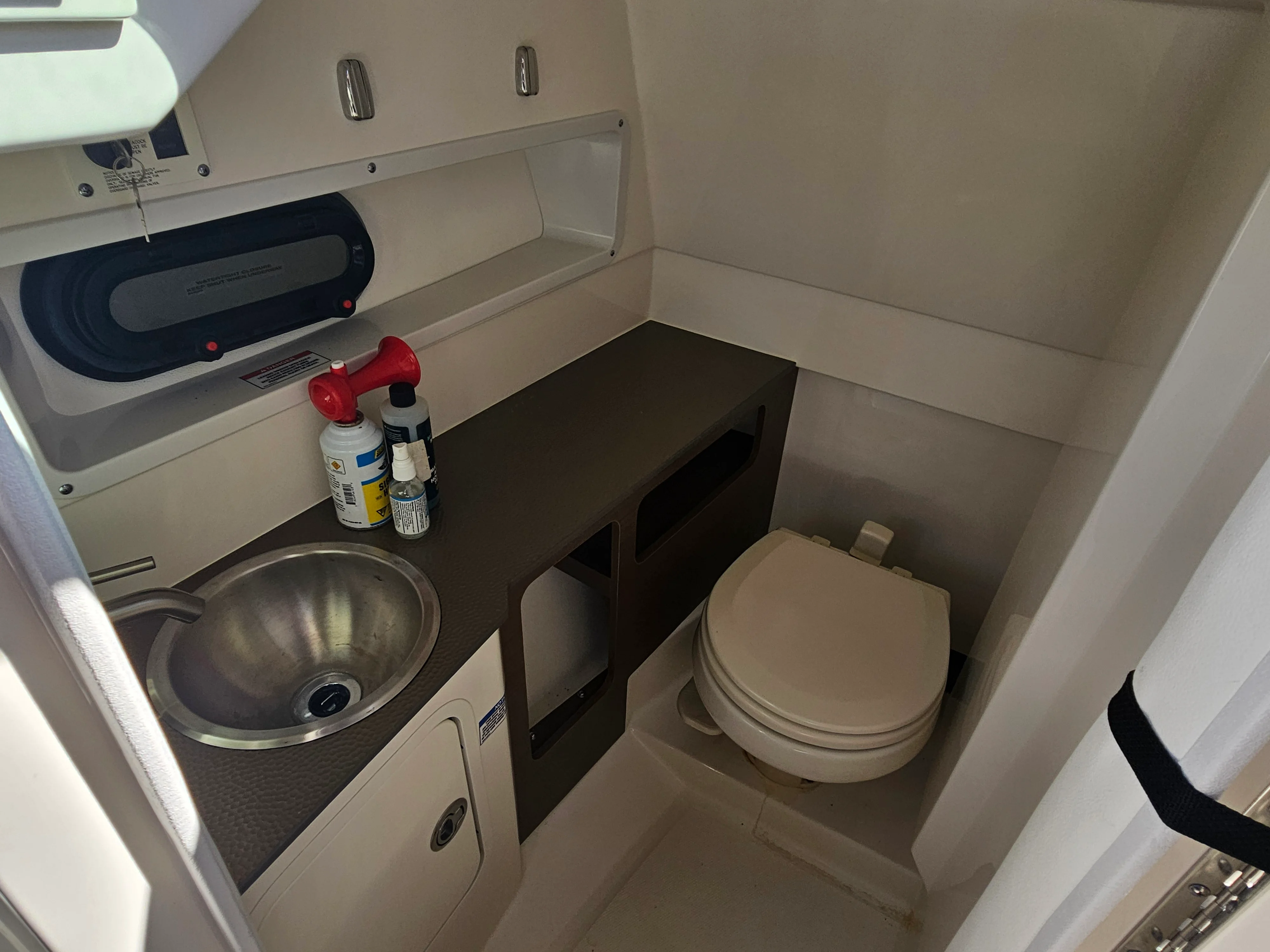 2024 Sea Ray 270 SD-OB Image Thumbnail #18