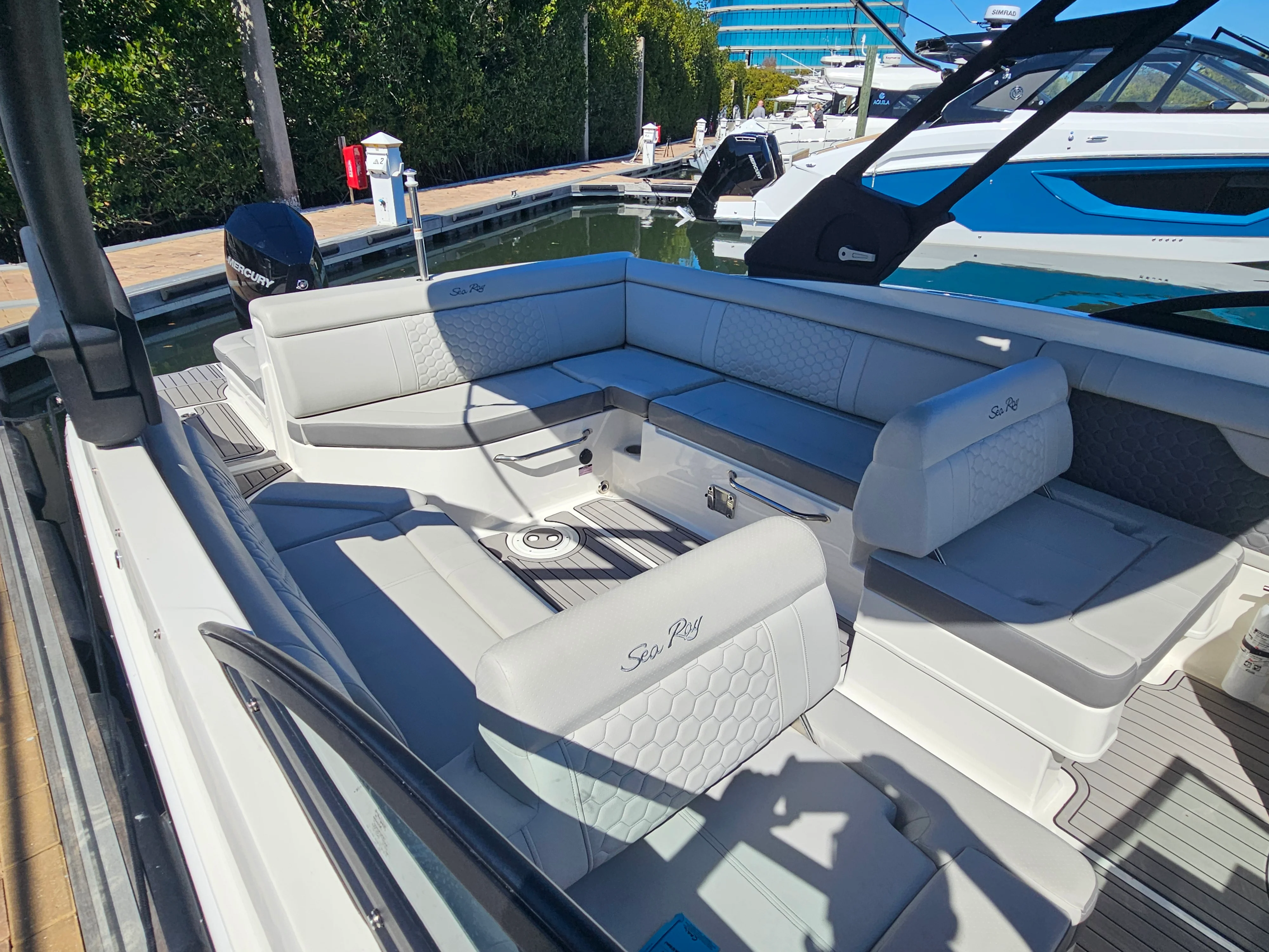 2024 Sea Ray 270 SD-OB Image Thumbnail #5