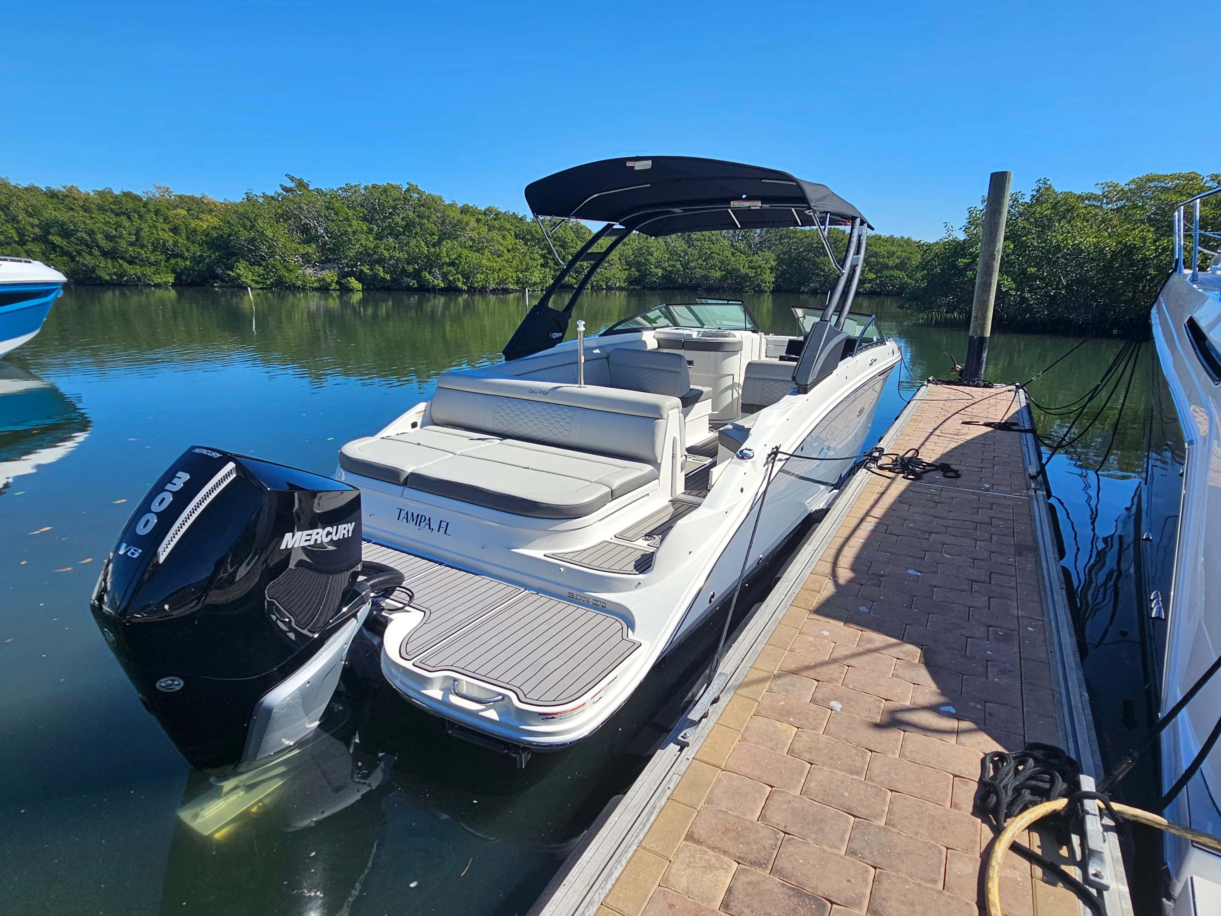 2024 Sea Ray 270 SD-OB Image Thumbnail #3