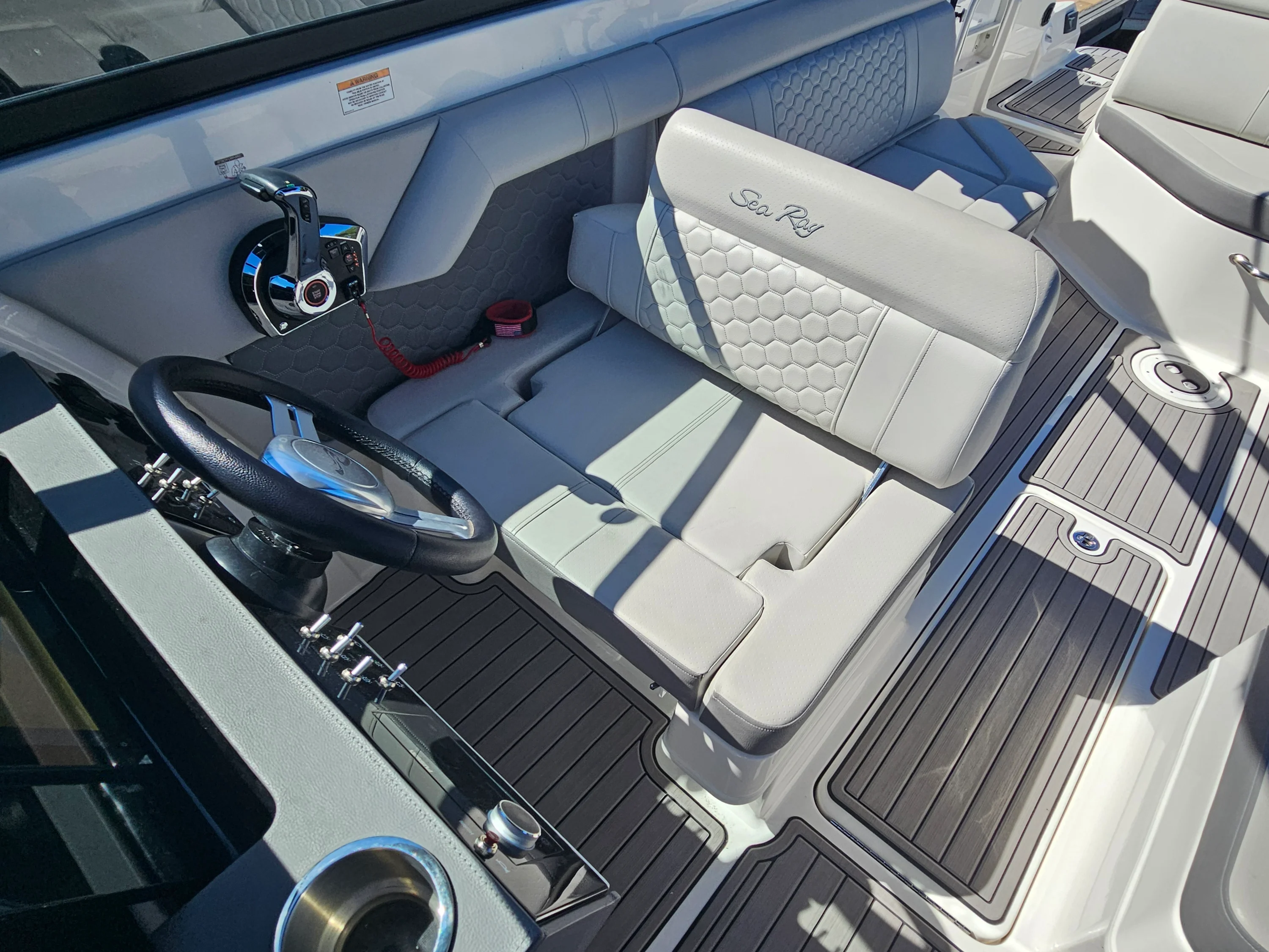 2024 Sea Ray 270 SD-OB Image Thumbnail #12