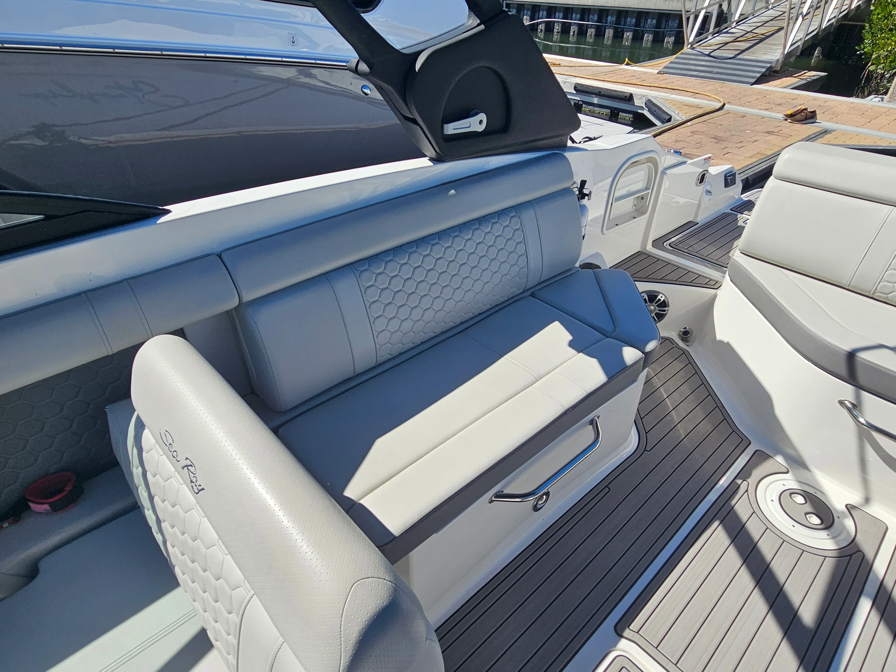 2024 Sea Ray 270 SD-OB Image Thumbnail #11