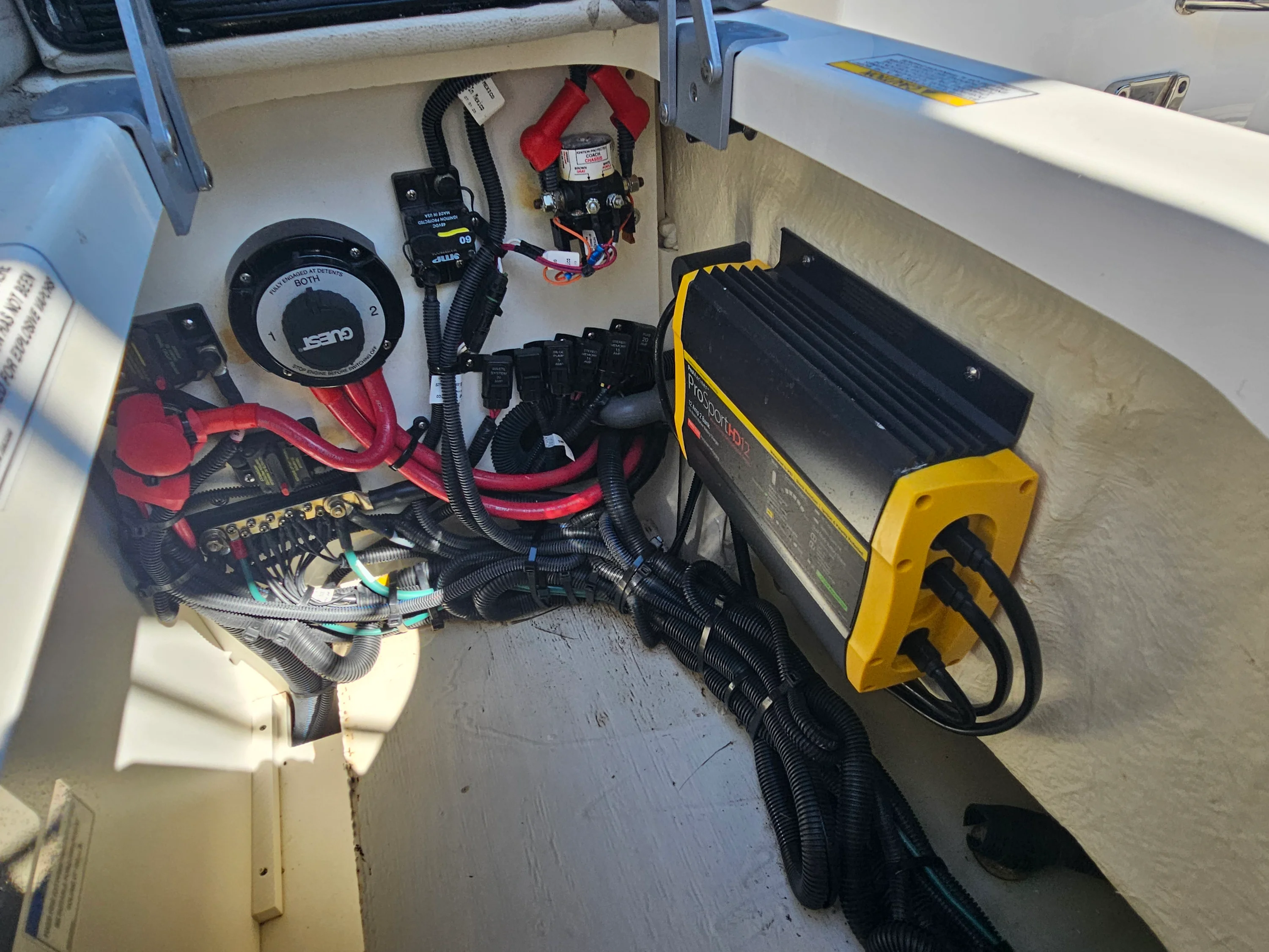 2024 Sea Ray 270 SD-OB Image Thumbnail #14