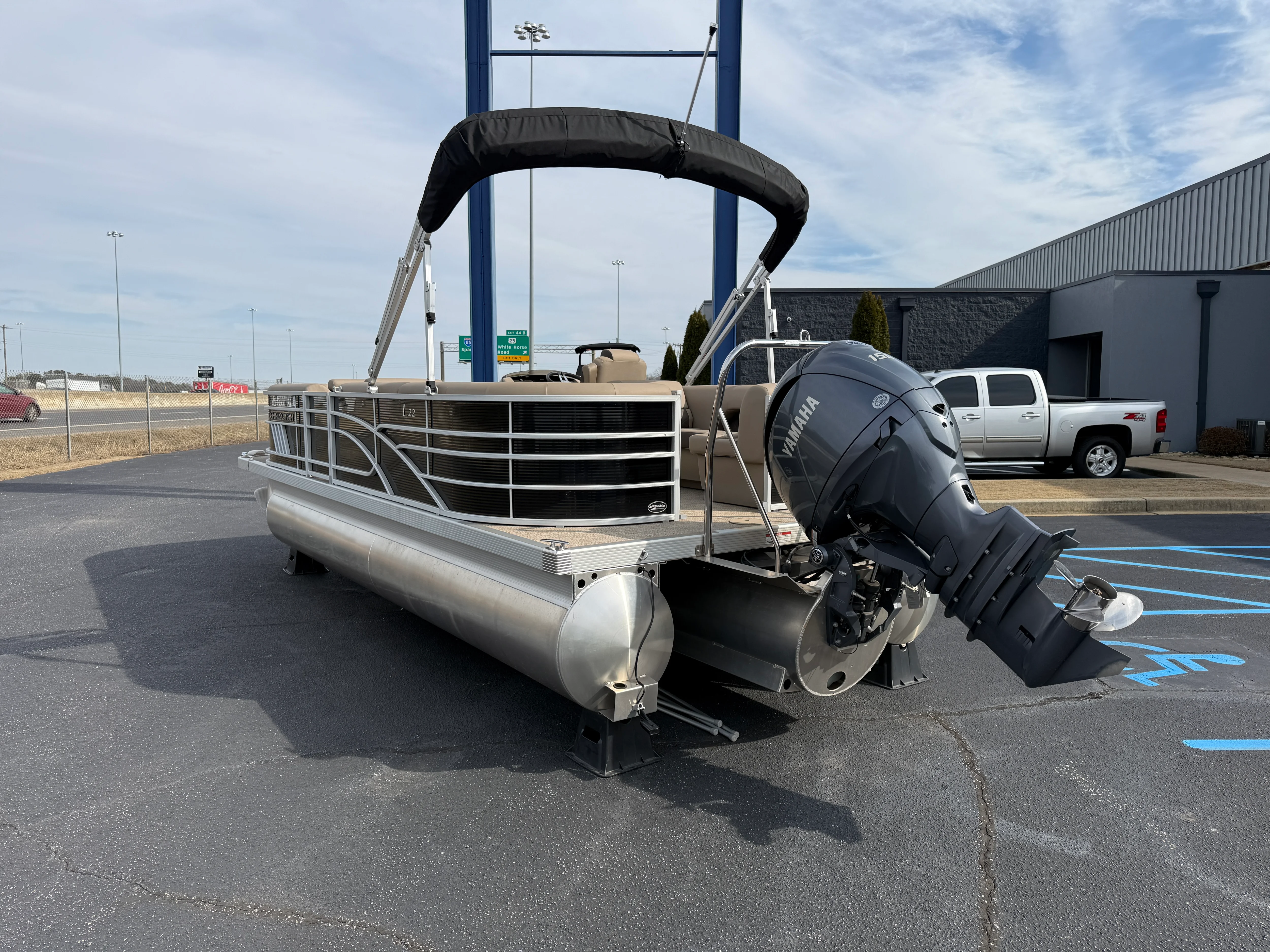 2024 Bennington 22 L Image Thumbnail #2