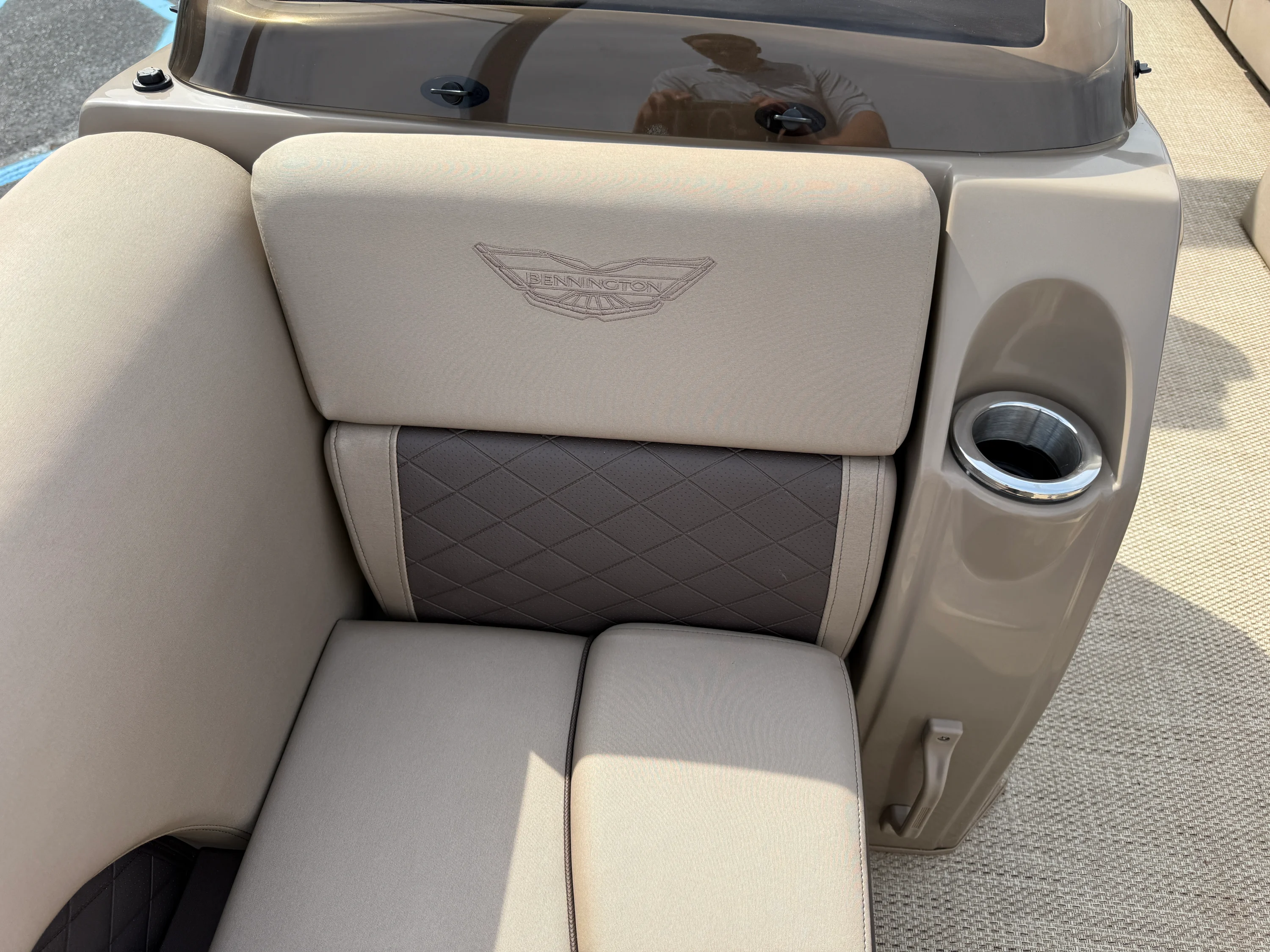 2024 Bennington 22 L Image Thumbnail #8