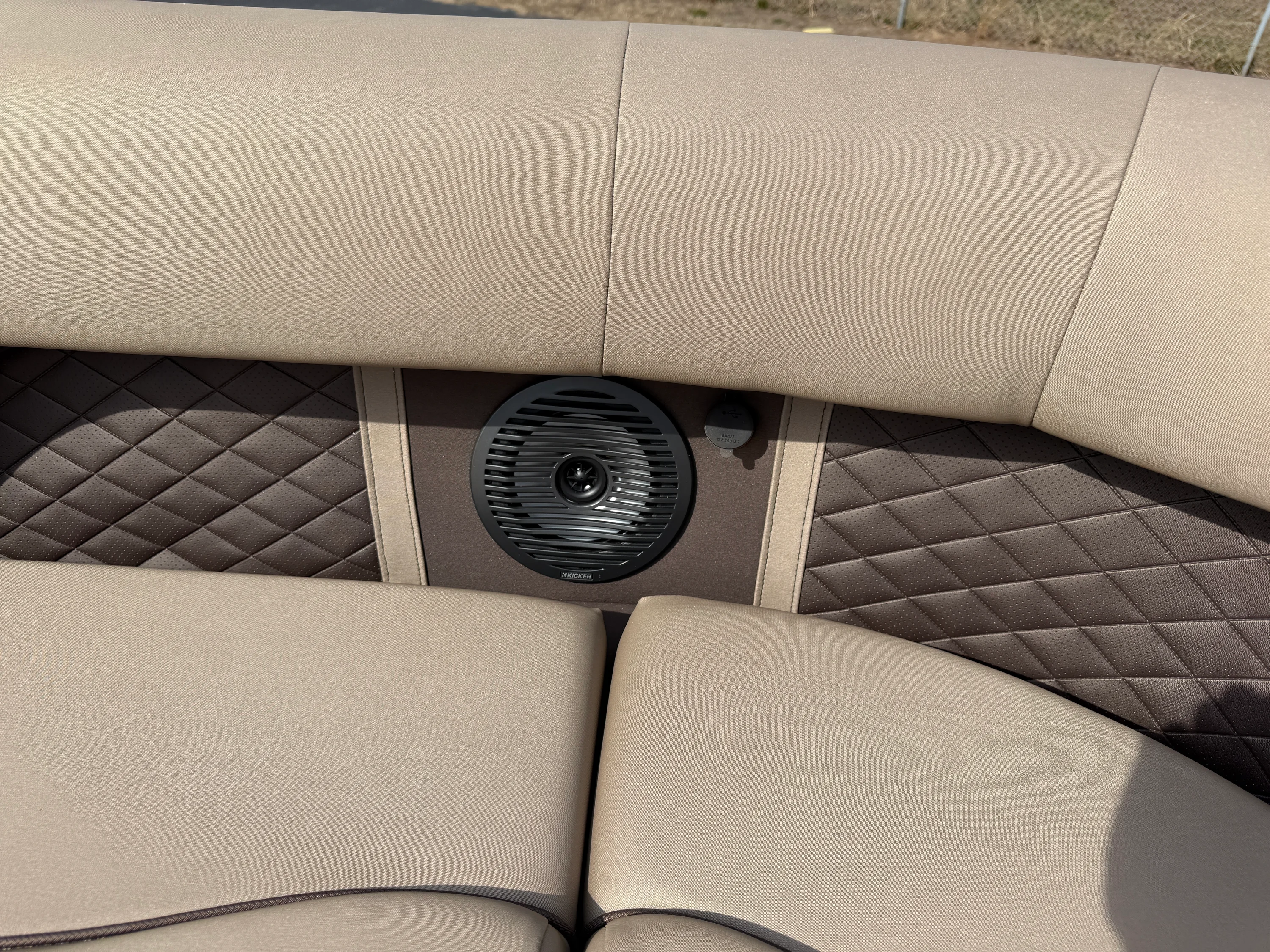 2024 Bennington 22 L Image Thumbnail #10