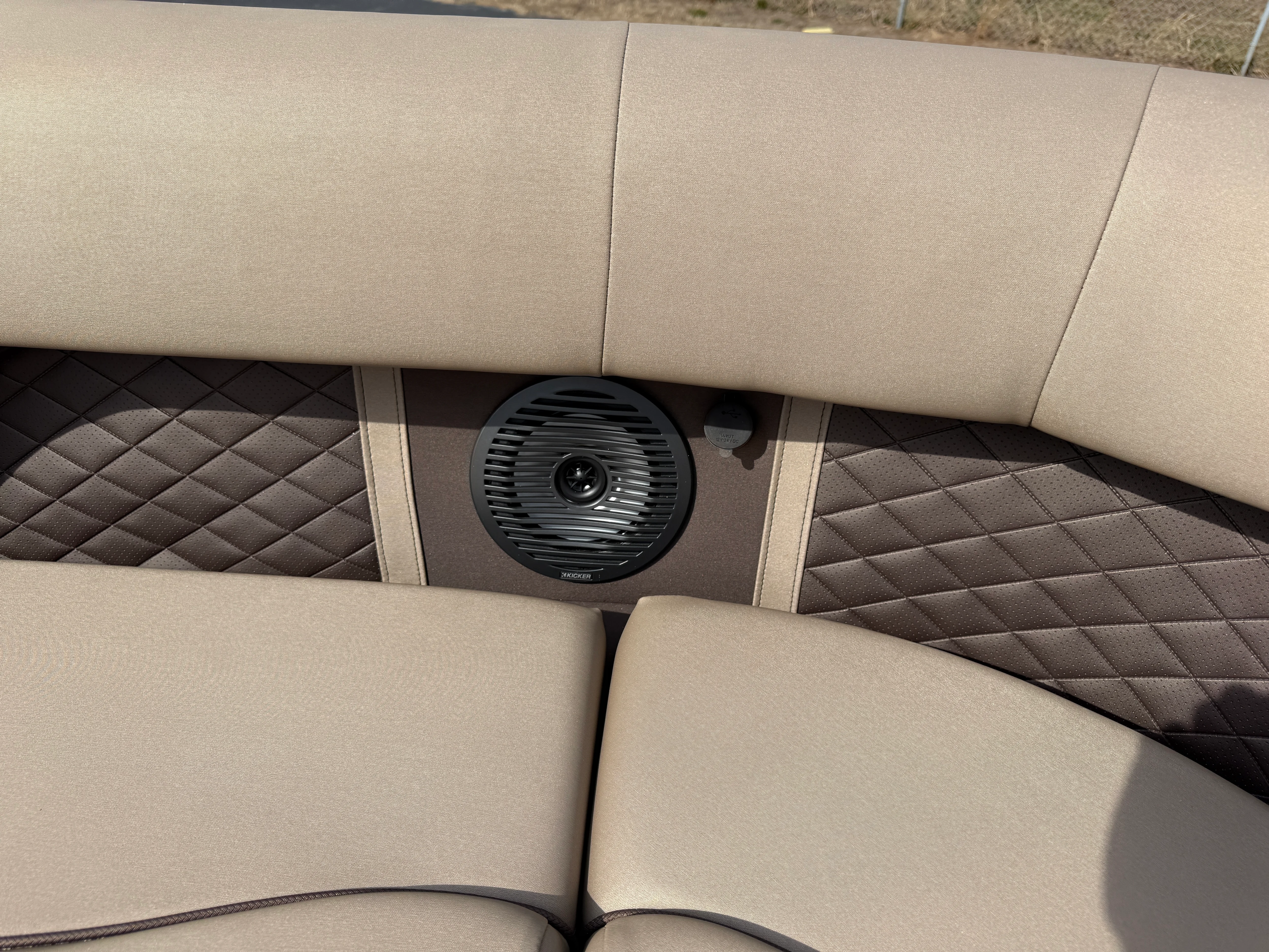 2024 Bennington 22 L Image Thumbnail #10