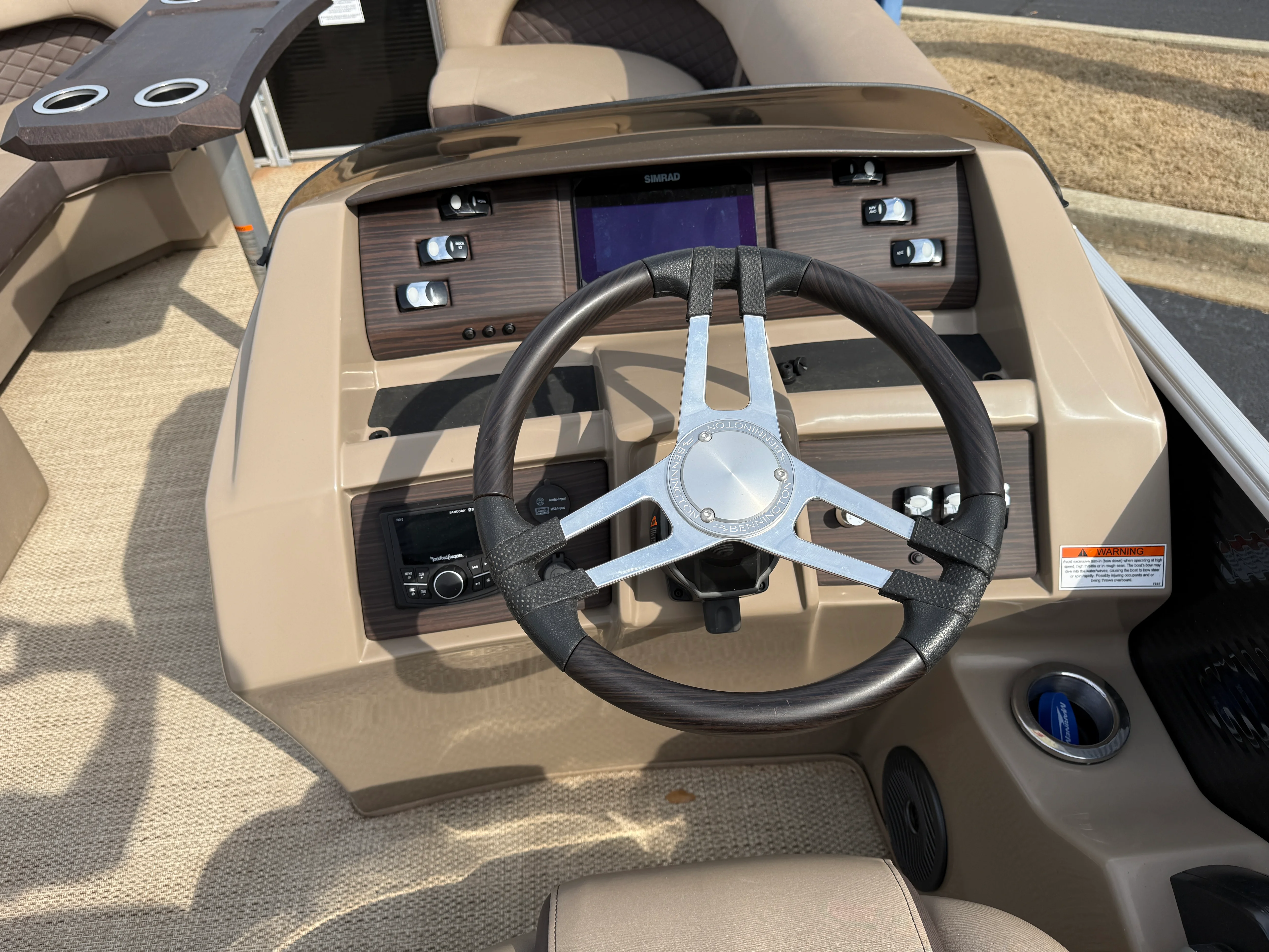 2024 Bennington 22 L Image Thumbnail #15