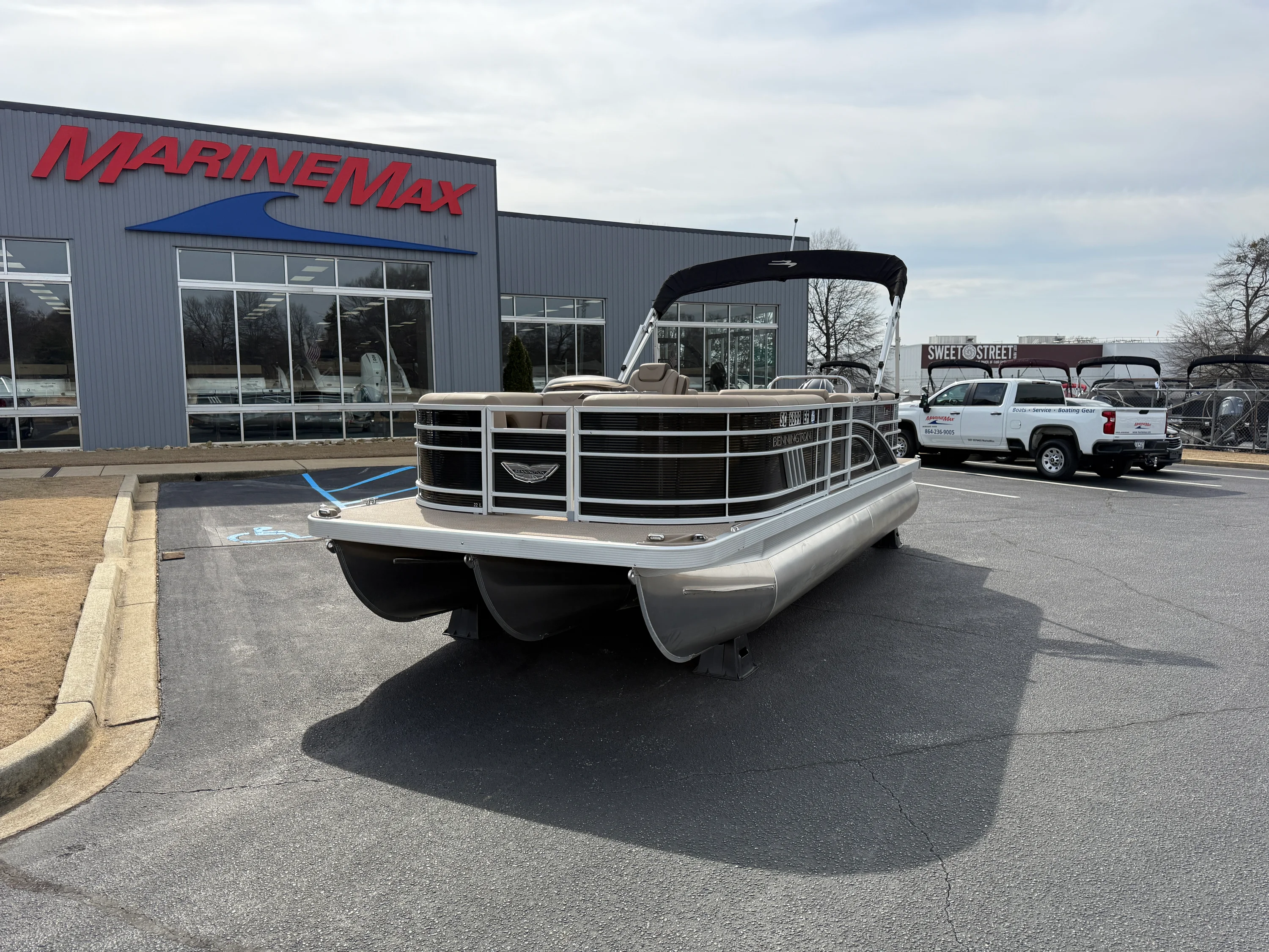 2024 Bennington 22 L Image Thumbnail #1