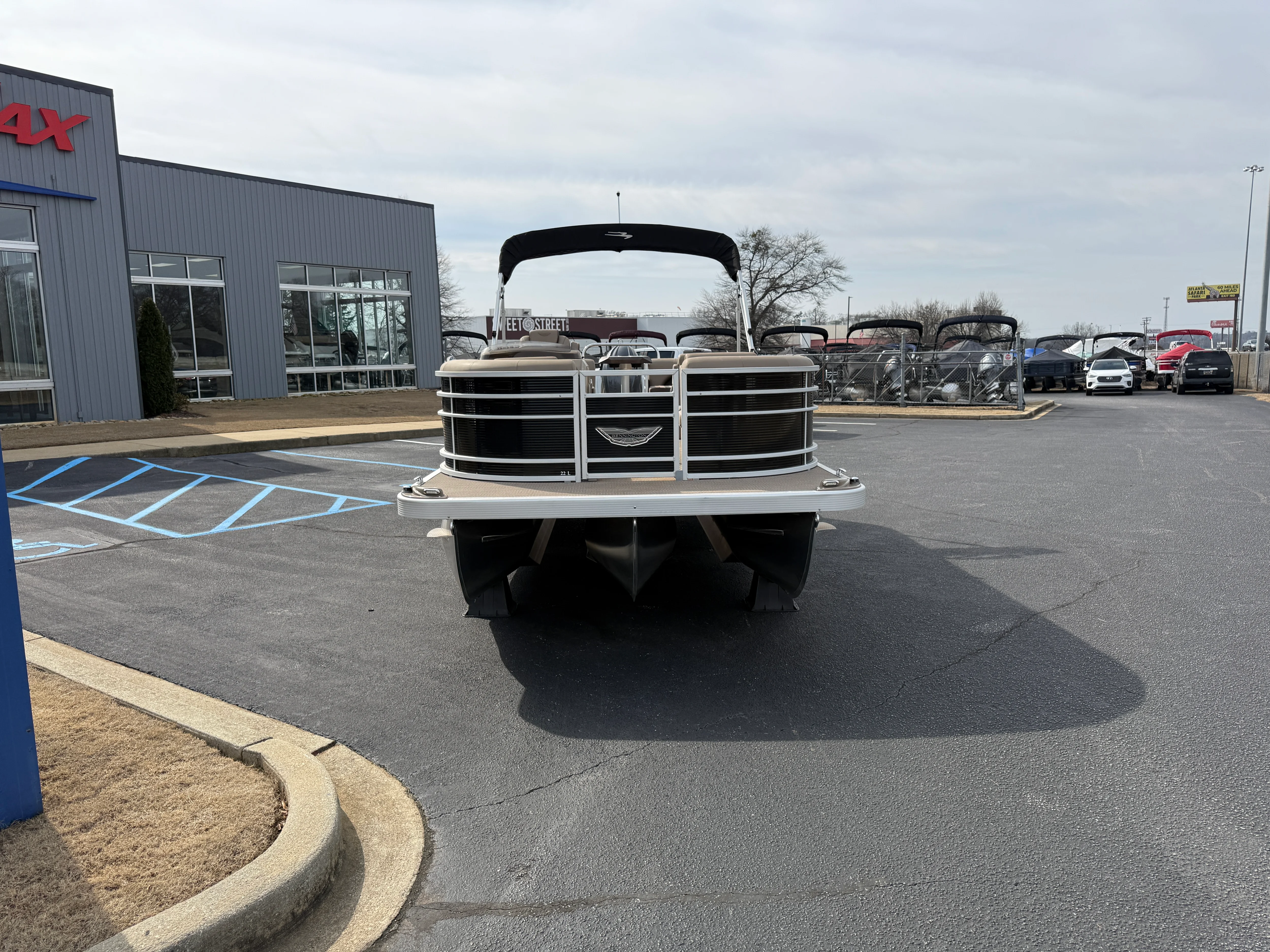 2024 Bennington 22 L Image Thumbnail #5