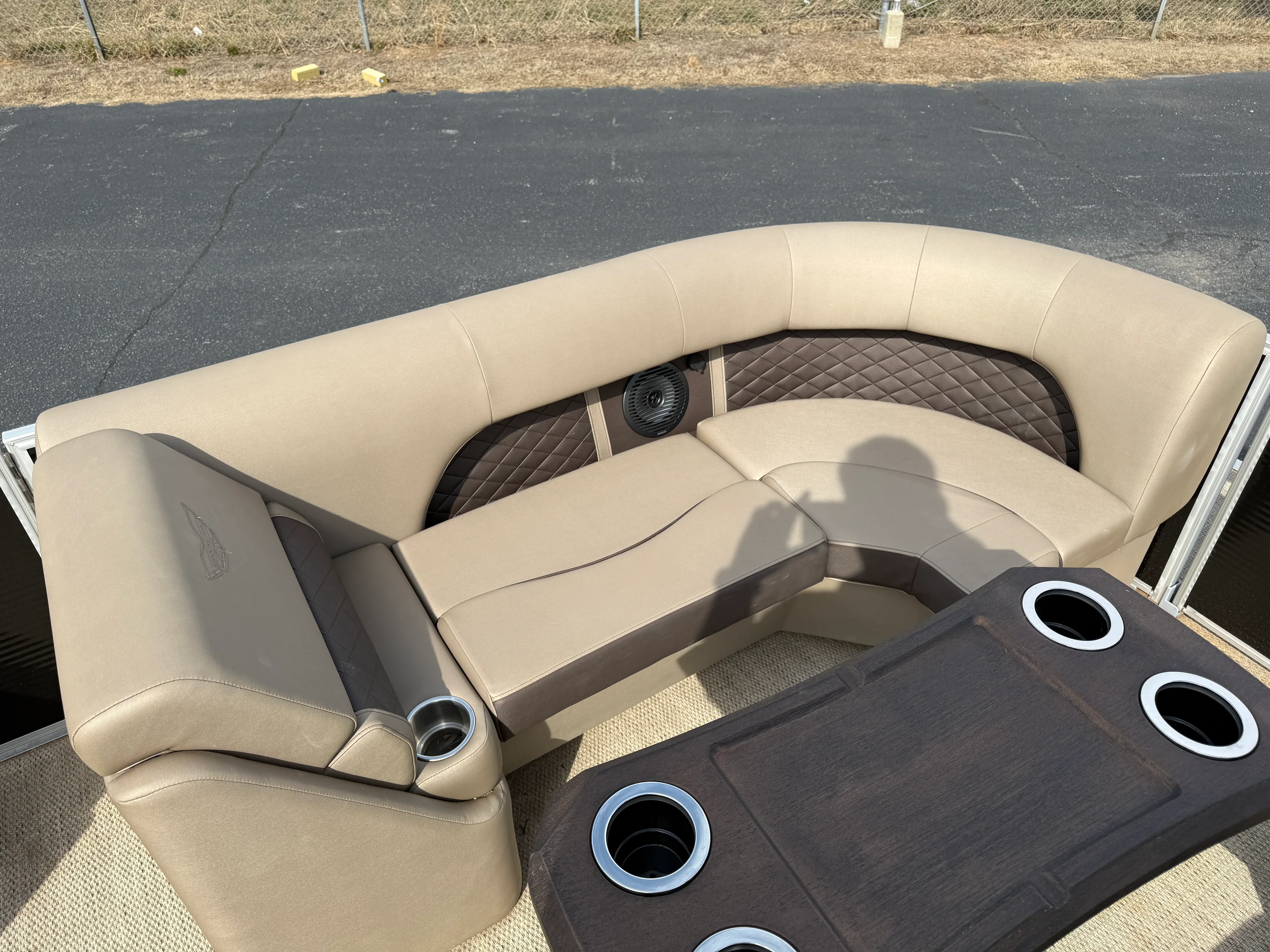 2024 Bennington 22 L Image Thumbnail #18