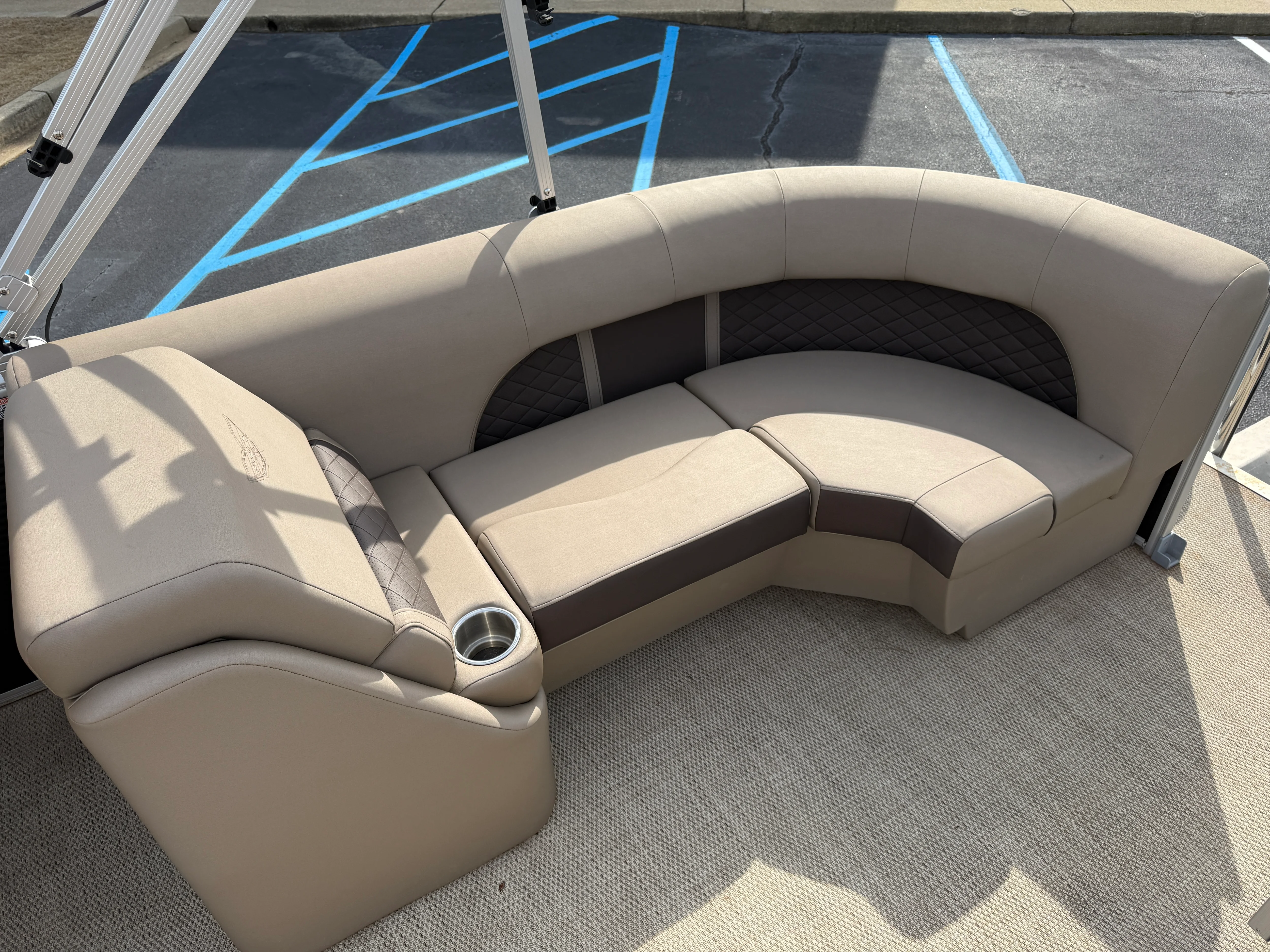 2024 Bennington 22 L Image Thumbnail #12