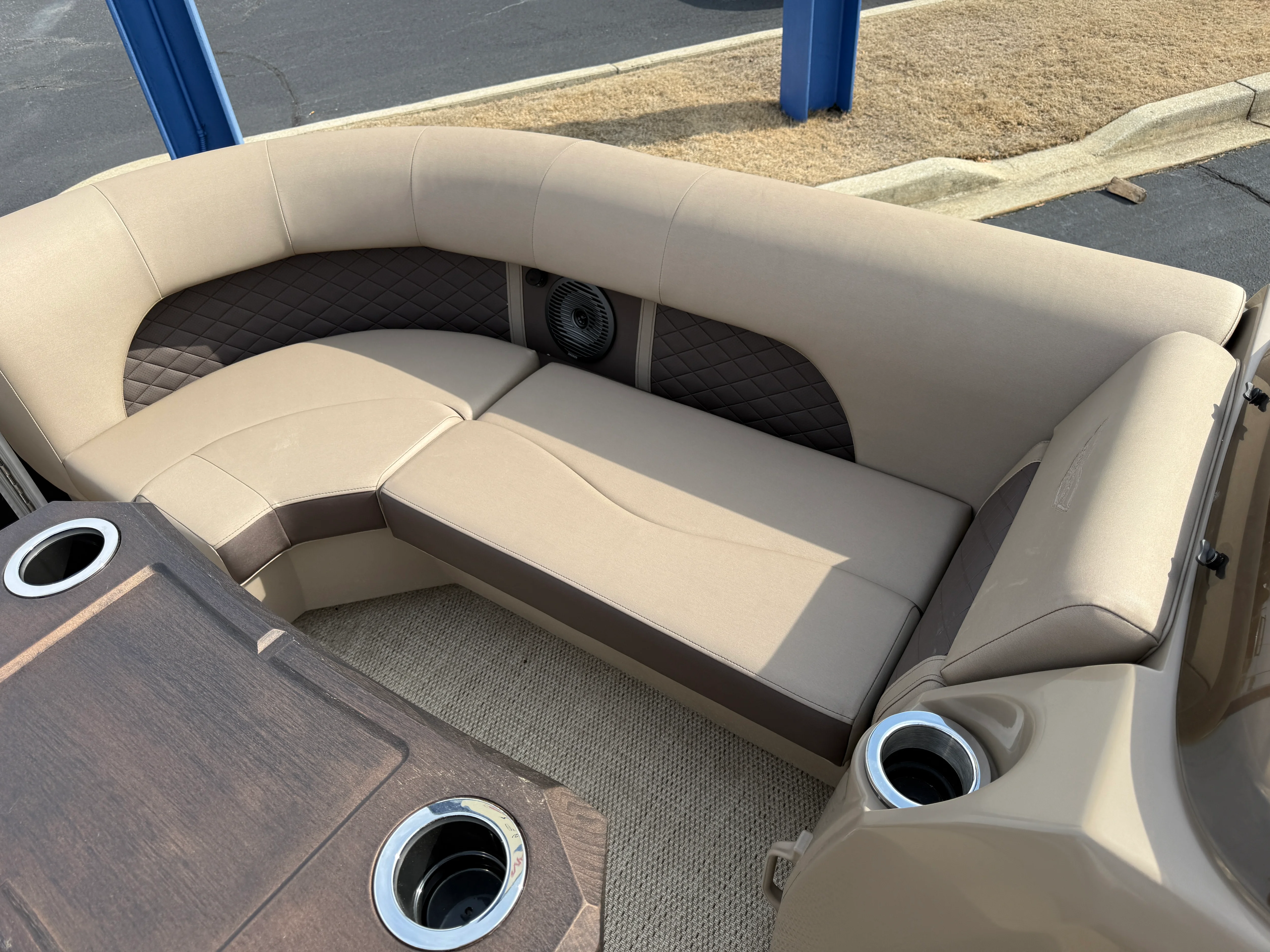 2024 Bennington 22 L Image Thumbnail #17