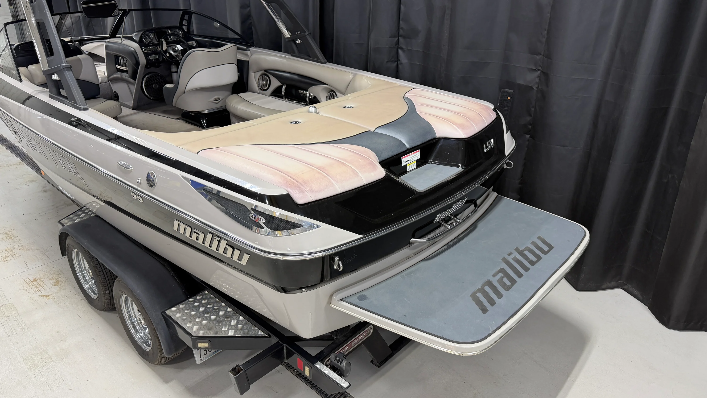 2010 Malibu WAKESETTER 23 LSV Image Thumbnail #6