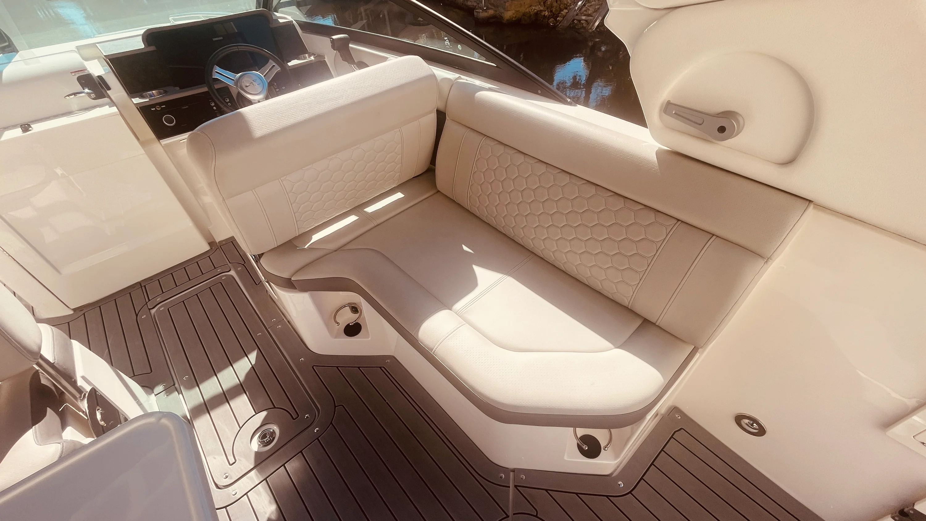 2021 Sea Ray 250 SDX OUTBOARD Image Thumbnail #48