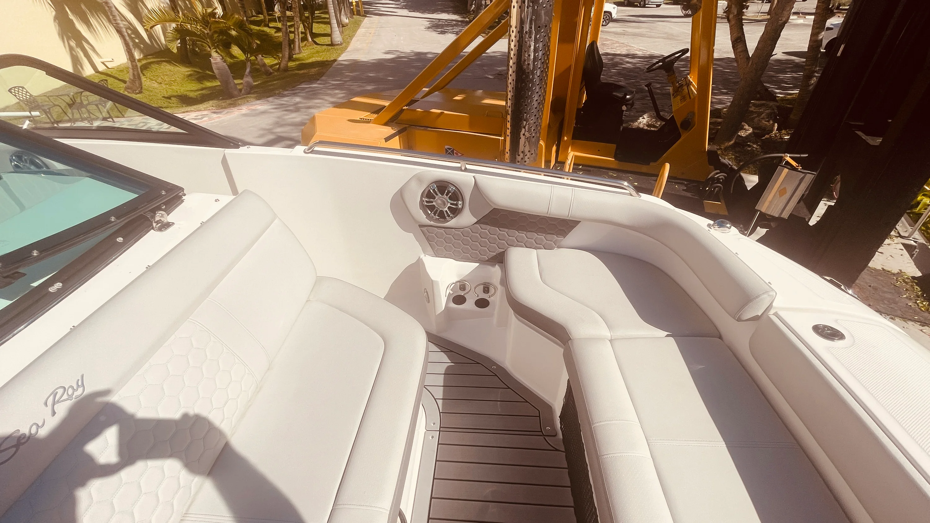 2021 Sea Ray 250 SDX OUTBOARD Image Thumbnail #17