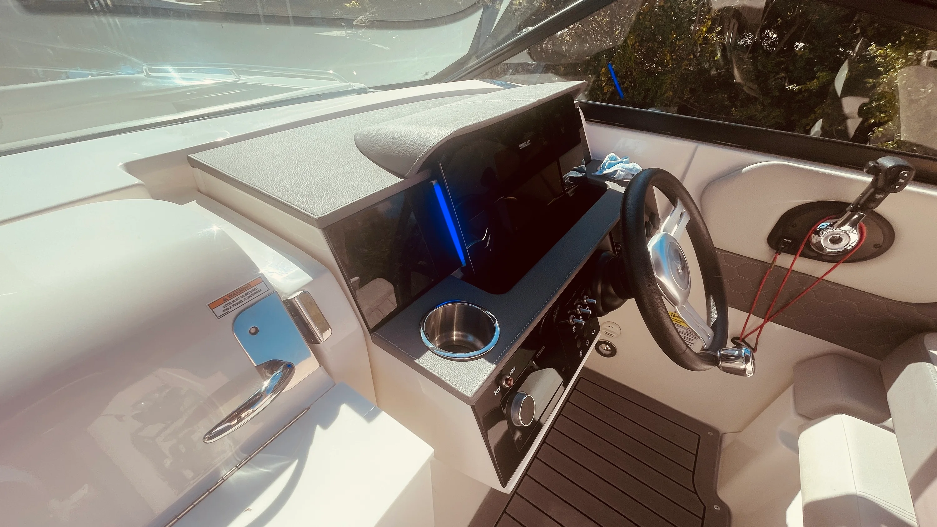 2021 Sea Ray 250 SDX OUTBOARD Image Thumbnail #38
