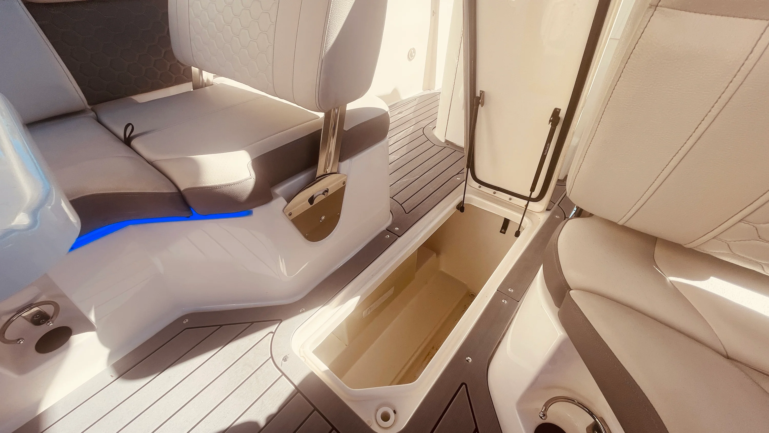 2021 Sea Ray 250 SDX OUTBOARD Image Thumbnail #43