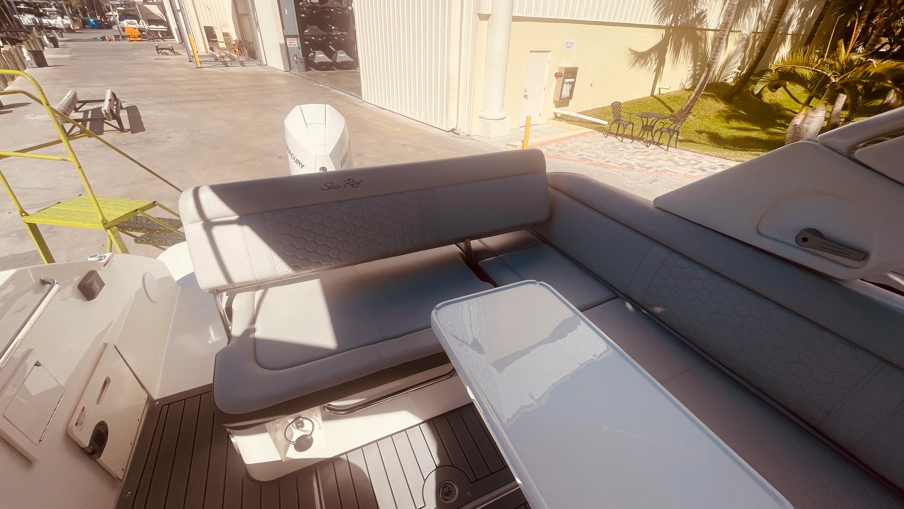 2021 Sea Ray 250 SDX OUTBOARD Image Thumbnail #31