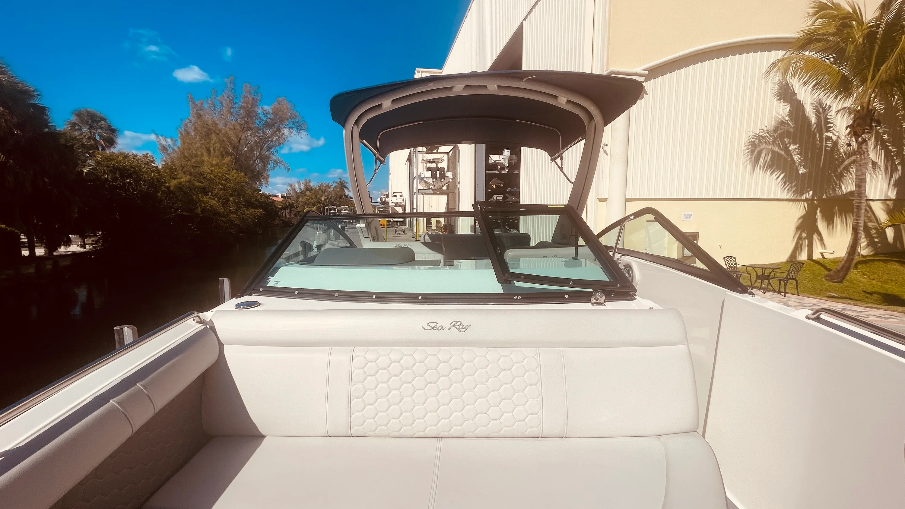 2021 Sea Ray 250 SDX OUTBOARD Image Thumbnail #18