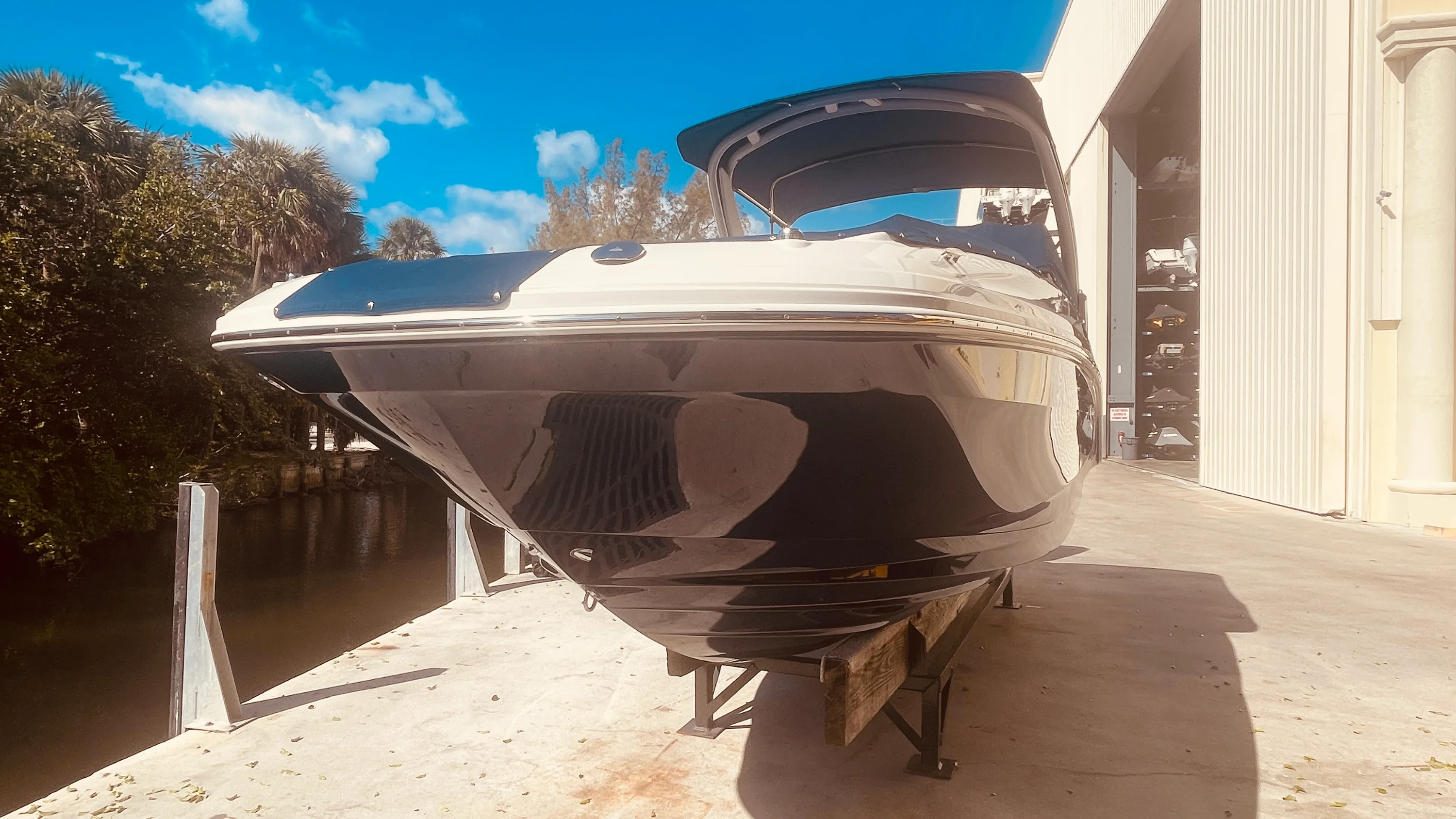 2021 Sea Ray 250 SDX OUTBOARD Image Thumbnail #2