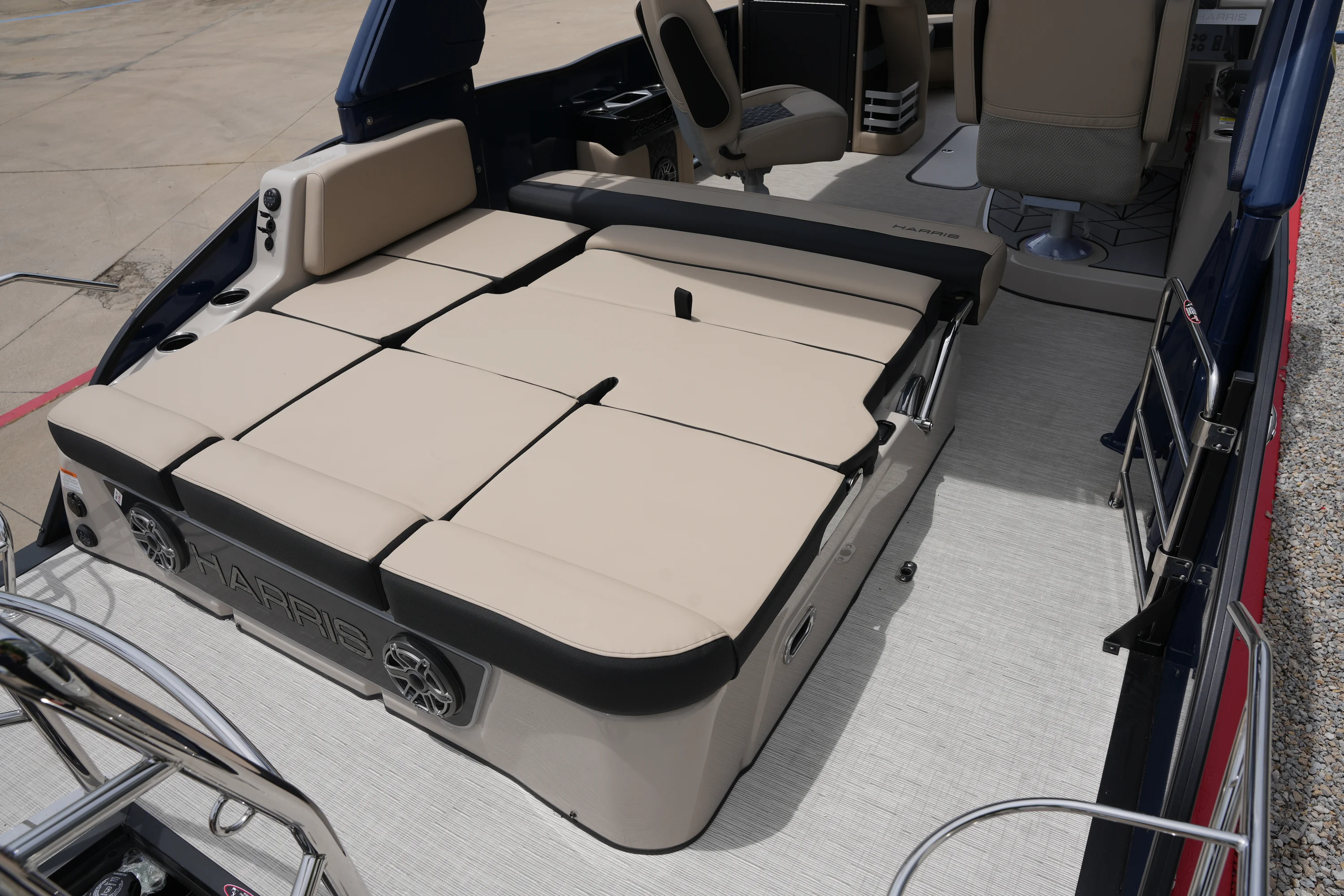 2026 Harris 230 GRAND MARINER Image Thumbnail #15