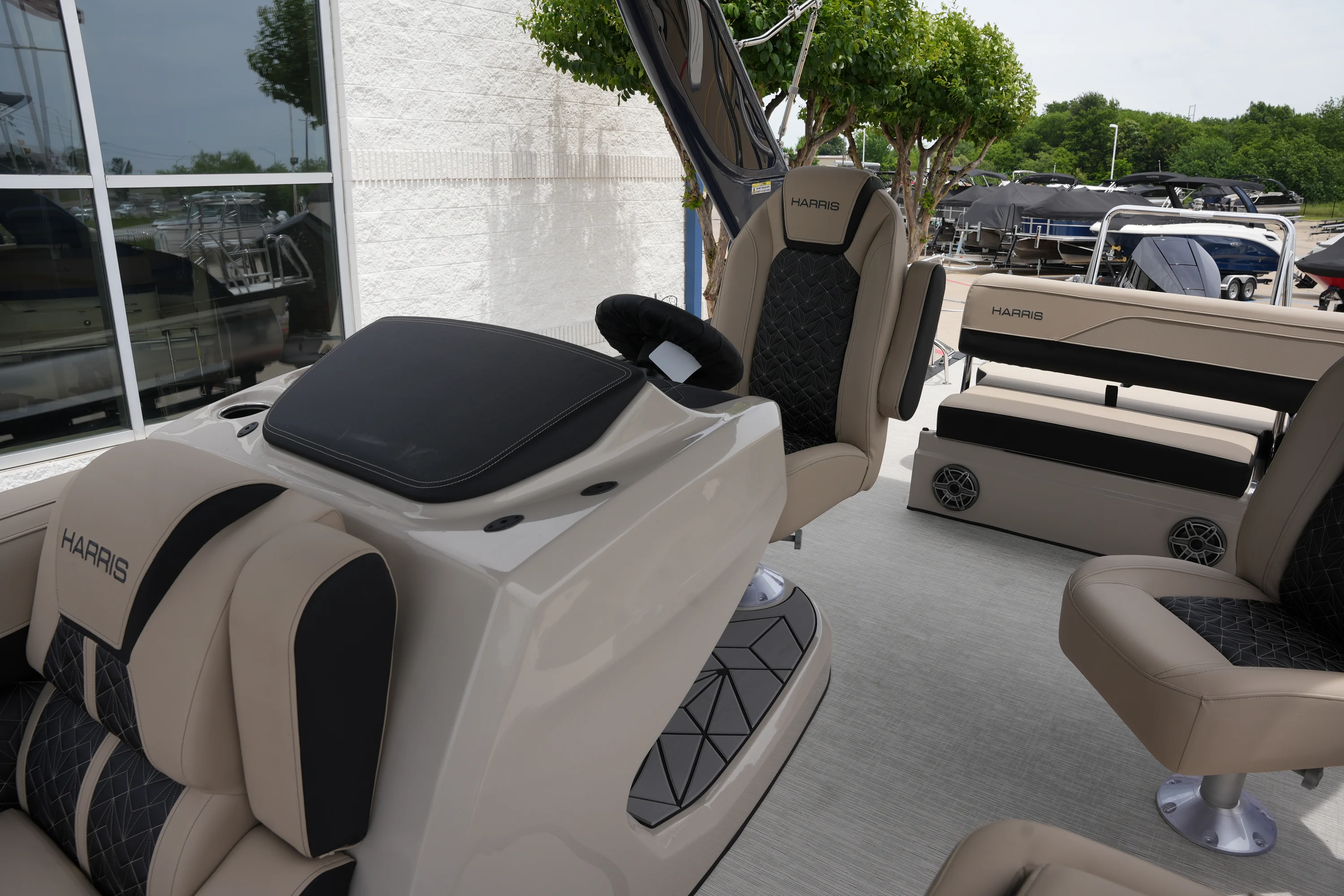 2026 Harris 230 GRAND MARINER Image Thumbnail #19