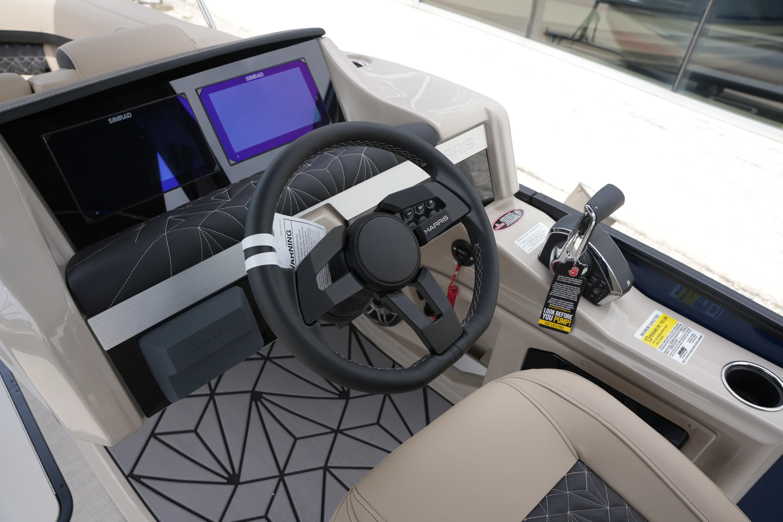 2026 Harris 230 GRAND MARINER Image Thumbnail #27