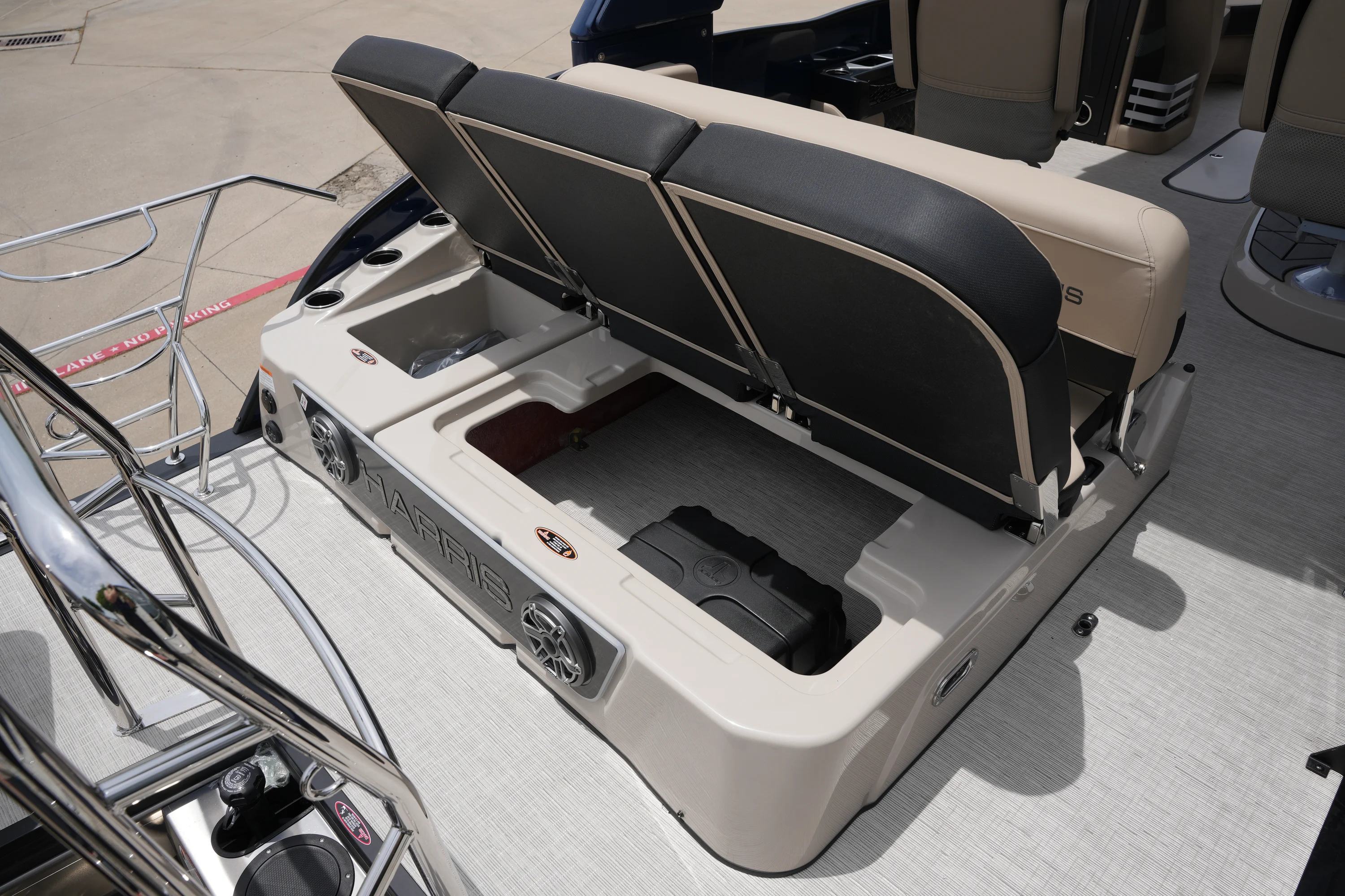 2026 Harris 230 GRAND MARINER Image Thumbnail #11