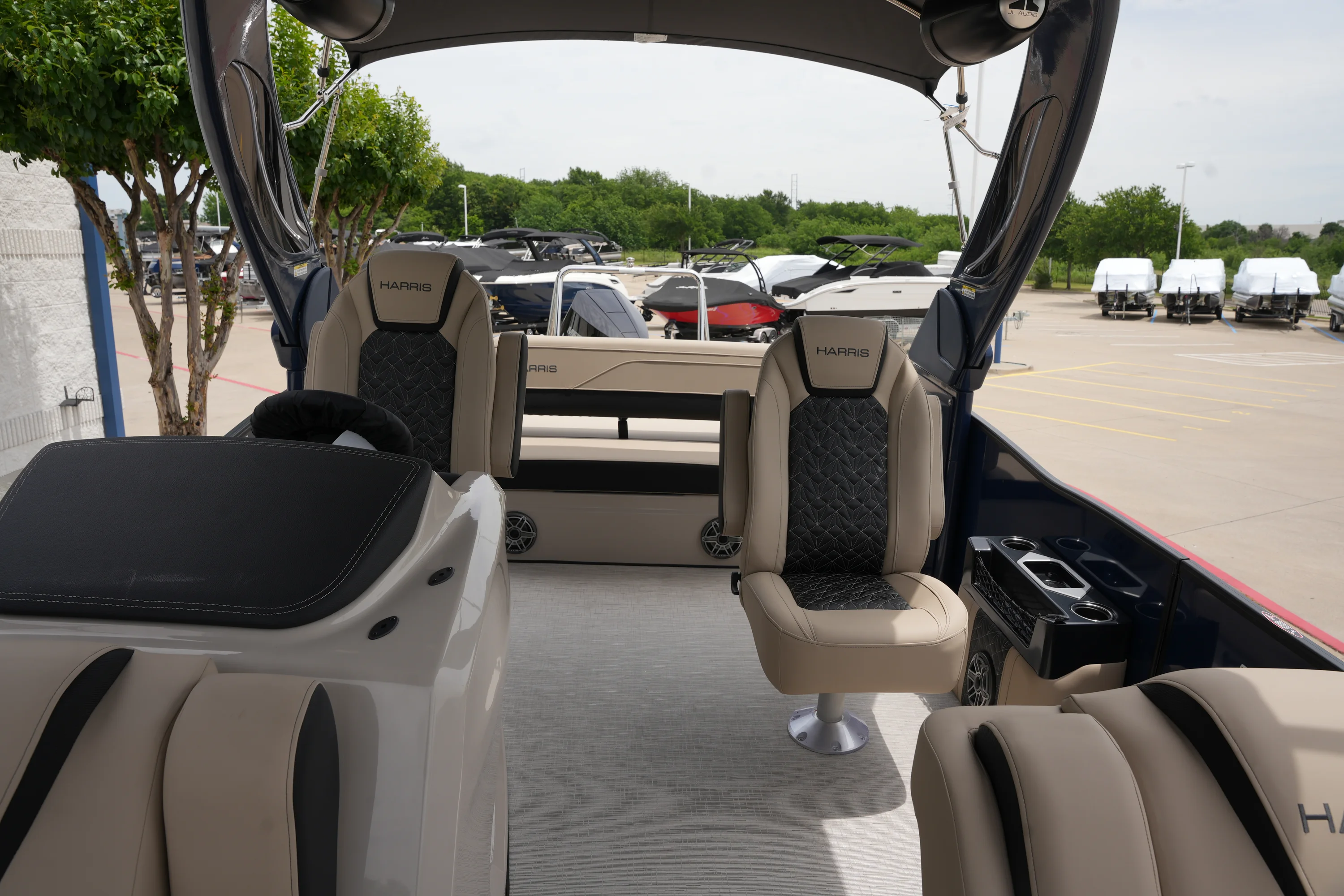 2026 Harris 230 GRAND MARINER Image Thumbnail #17