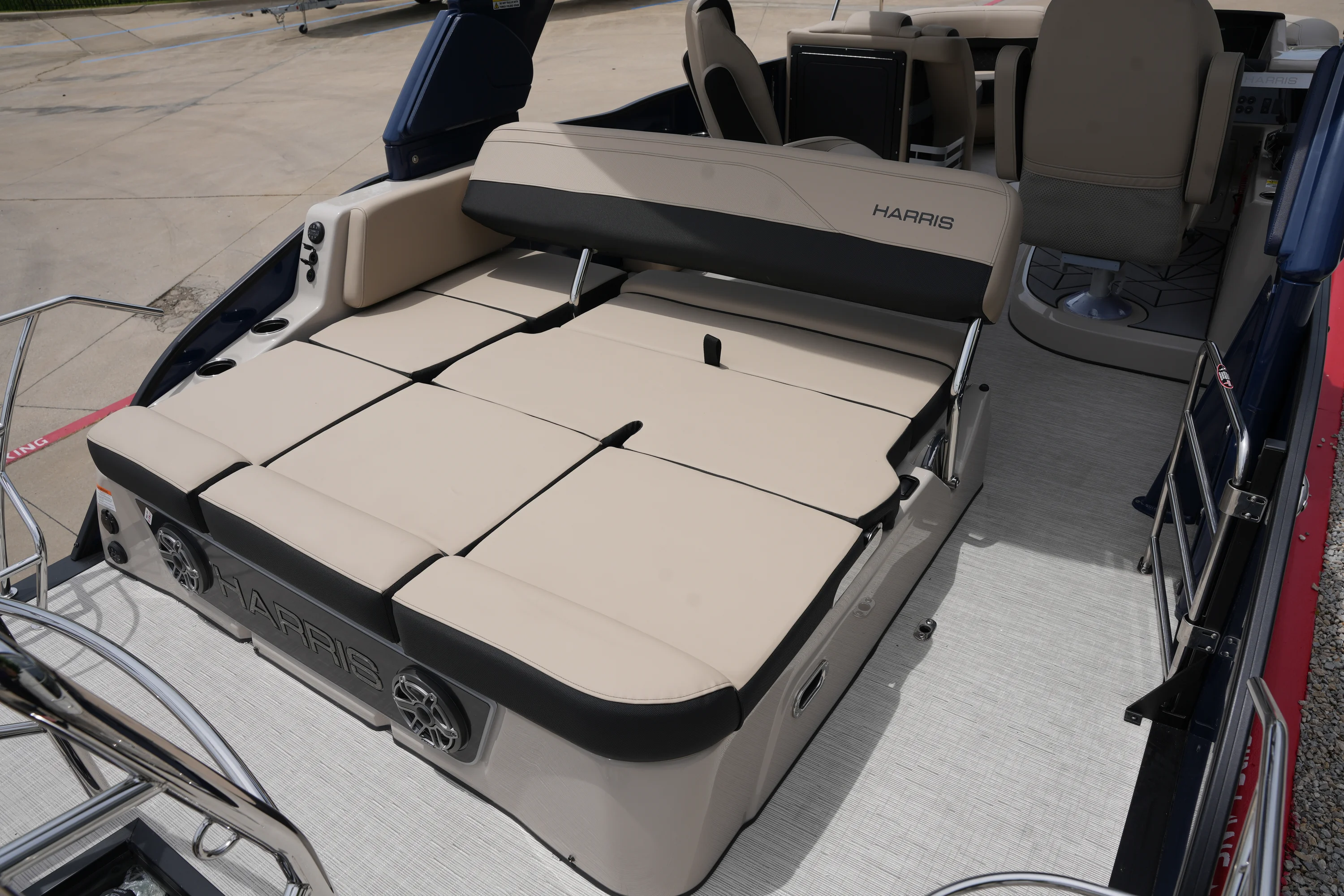 2026 Harris 230 GRAND MARINER Image Thumbnail #14