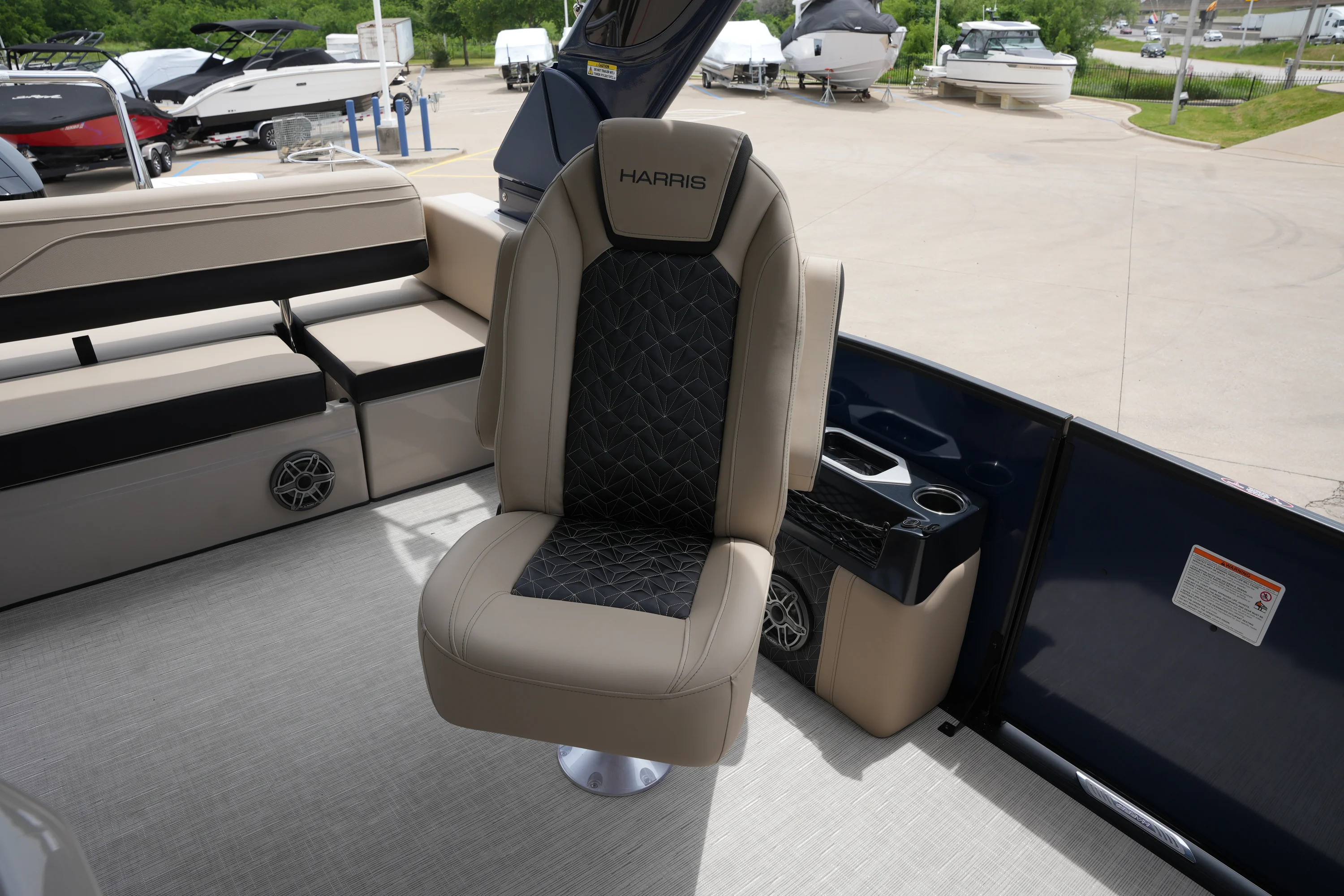 2026 Harris 230 GRAND MARINER Image Thumbnail #18
