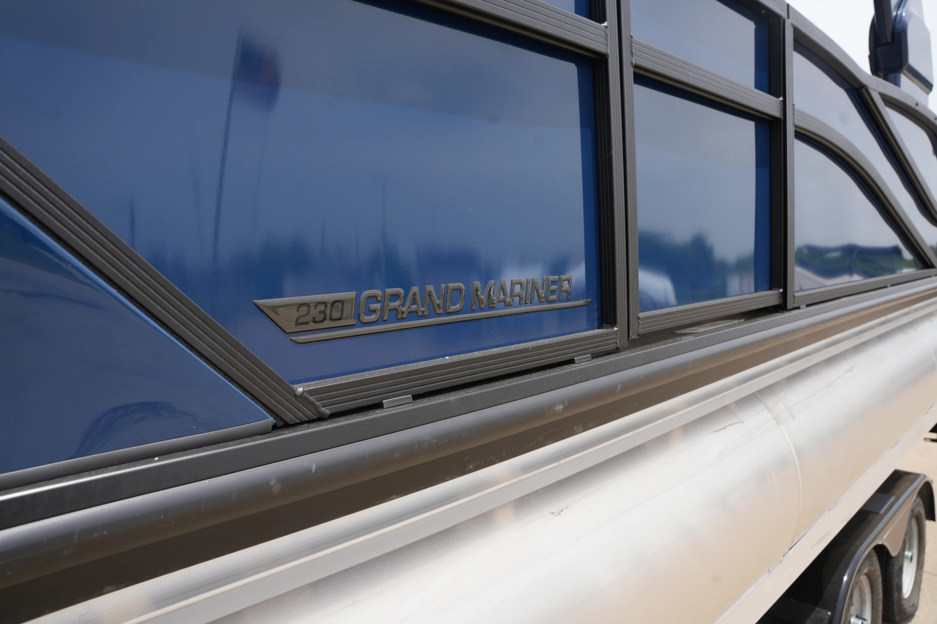 2026 Harris 230 GRAND MARINER Image Thumbnail #3