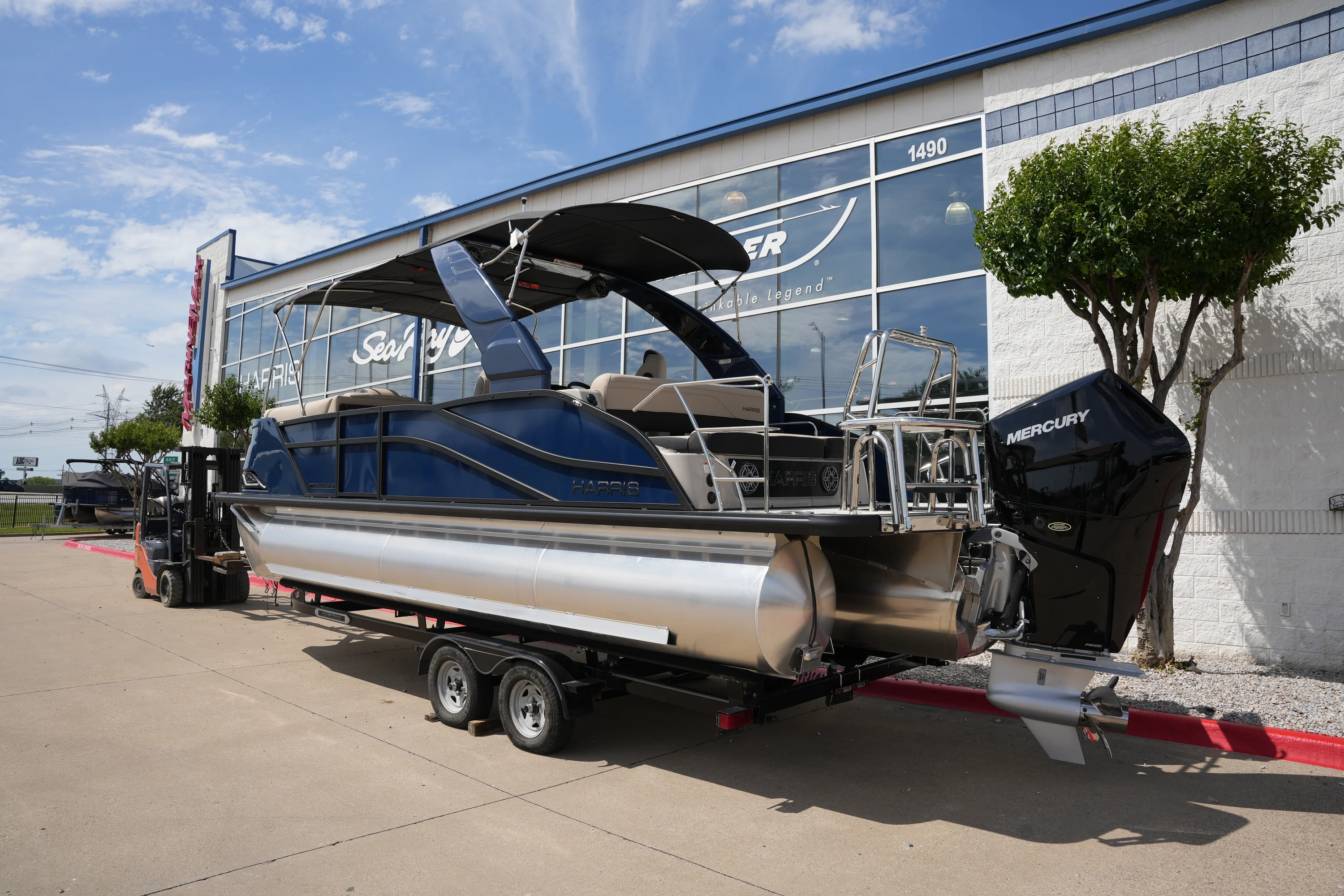2026 Harris 230 GRAND MARINER Image Thumbnail #4