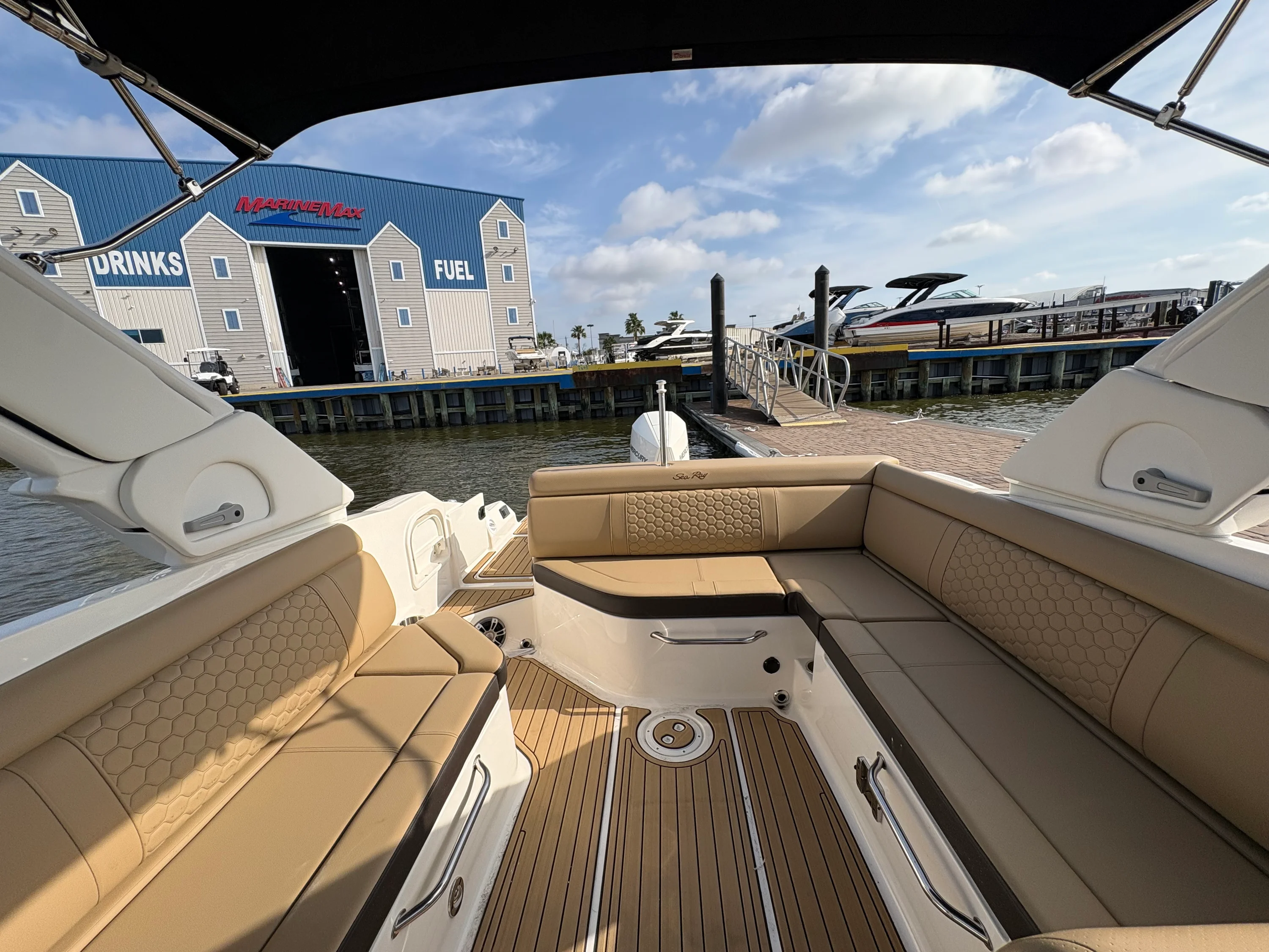 2024 Sea Ray SDX 270 Outboard Image Thumbnail #19