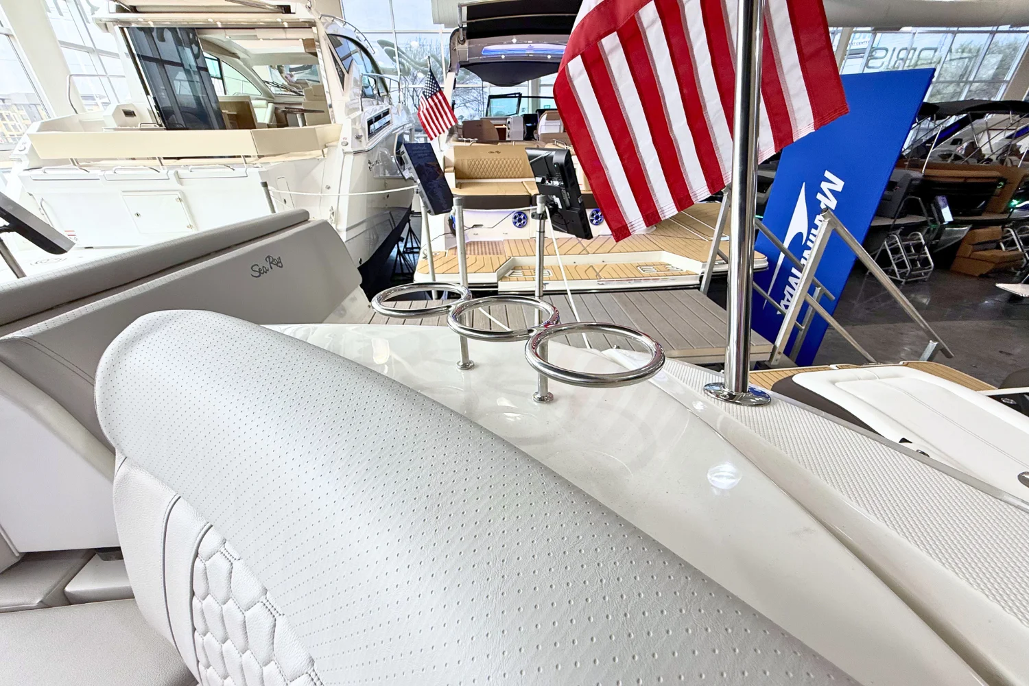 2026 Sea Ray Sundancer 320 Image Thumbnail #12