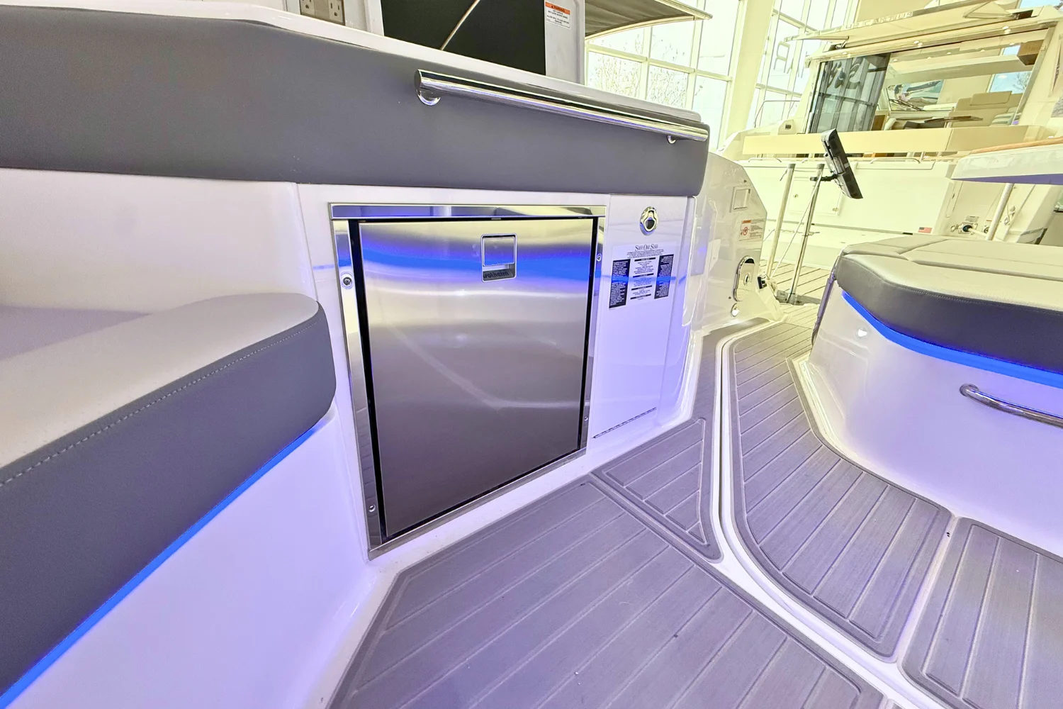 2026 Sea Ray Sundancer 320 Image Thumbnail #16