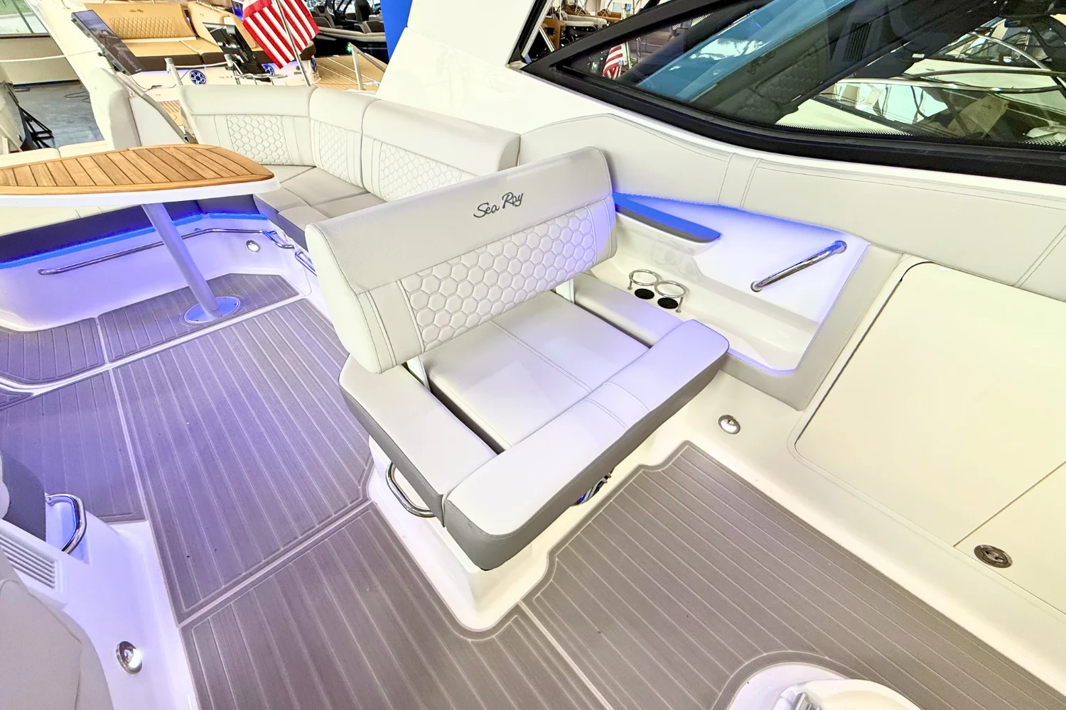 2026 Sea Ray Sundancer 320 Image Thumbnail #22