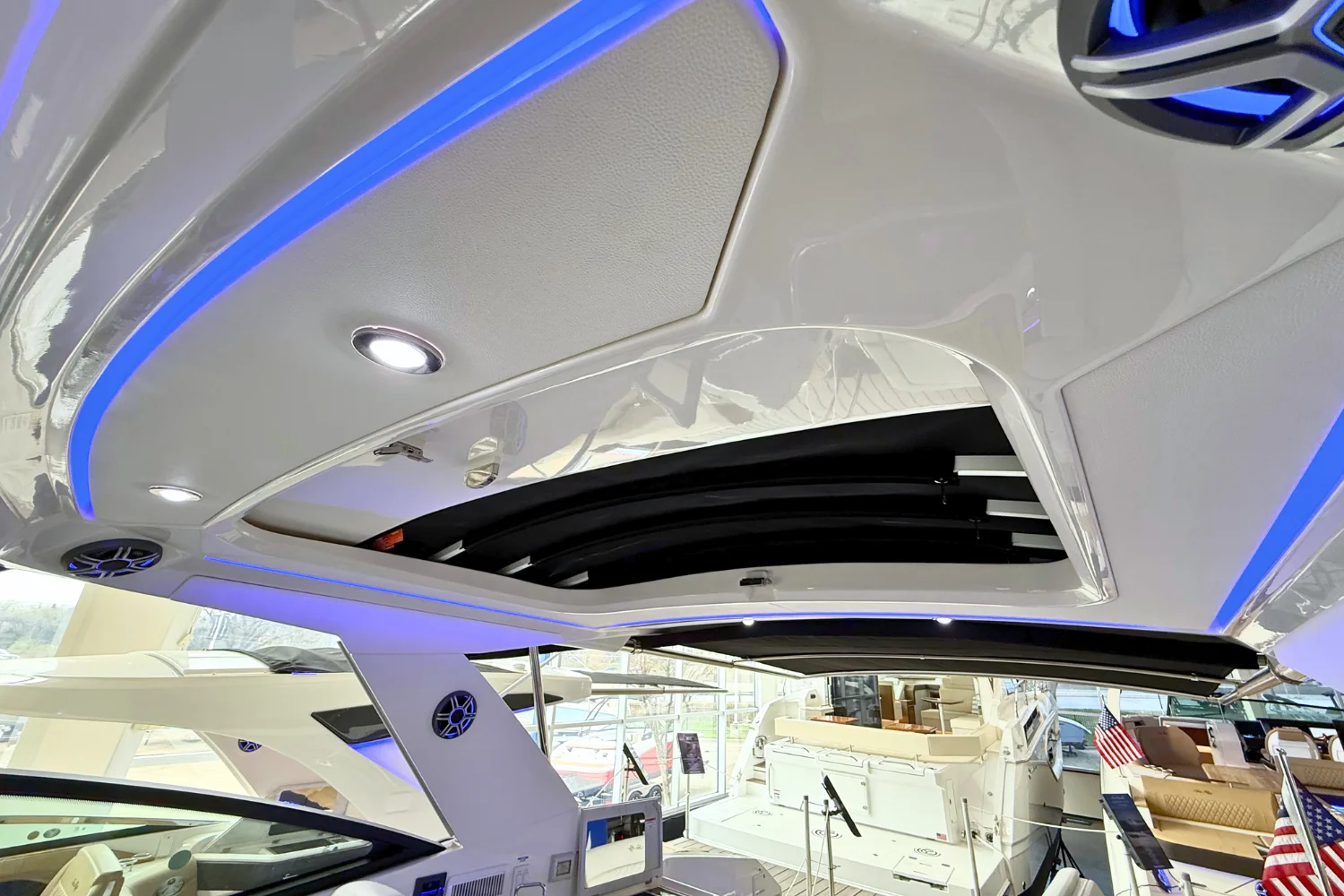 2026 Sea Ray Sundancer 320 Image Thumbnail #34