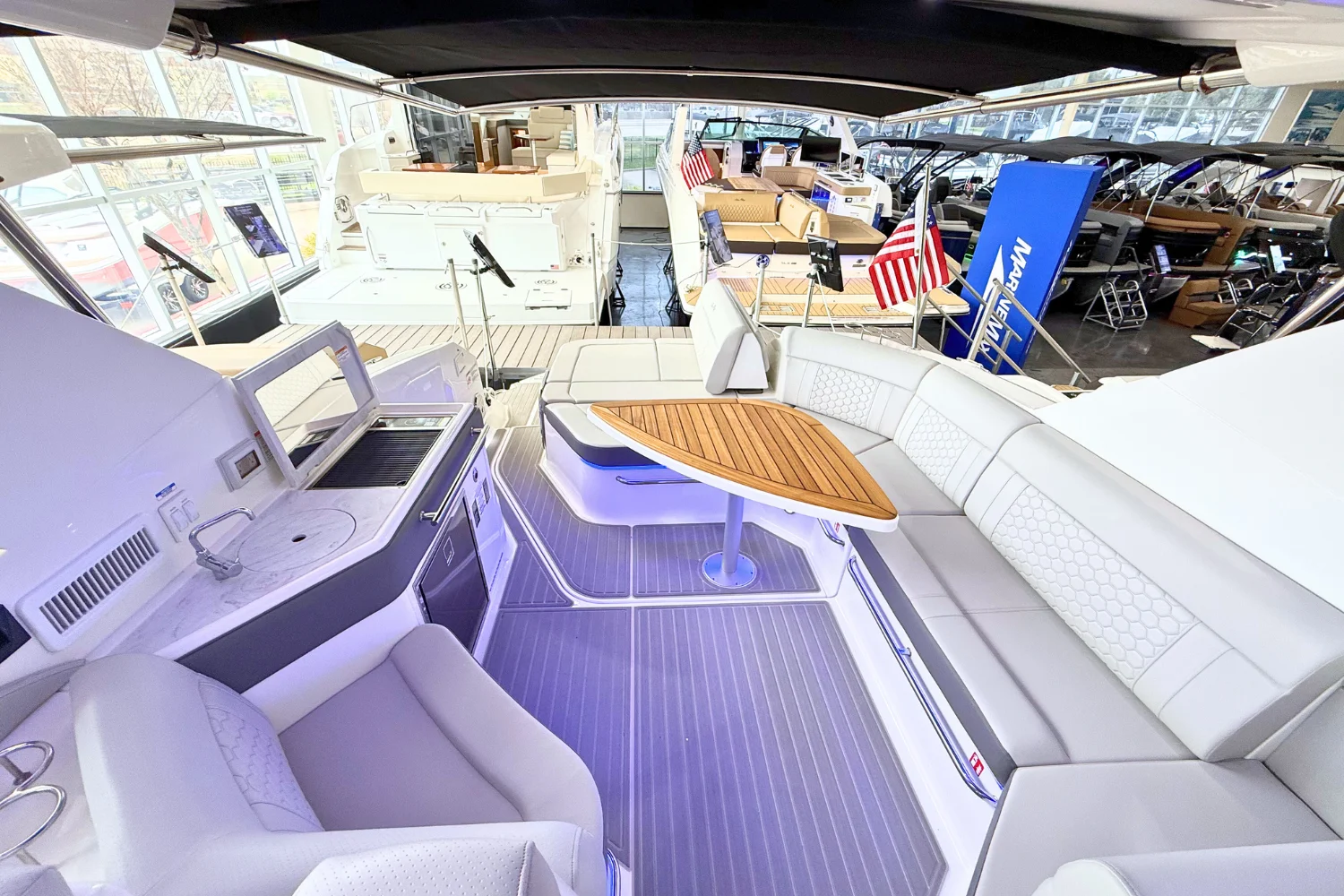 2026 Sea Ray Sundancer 320 Image Thumbnail #23