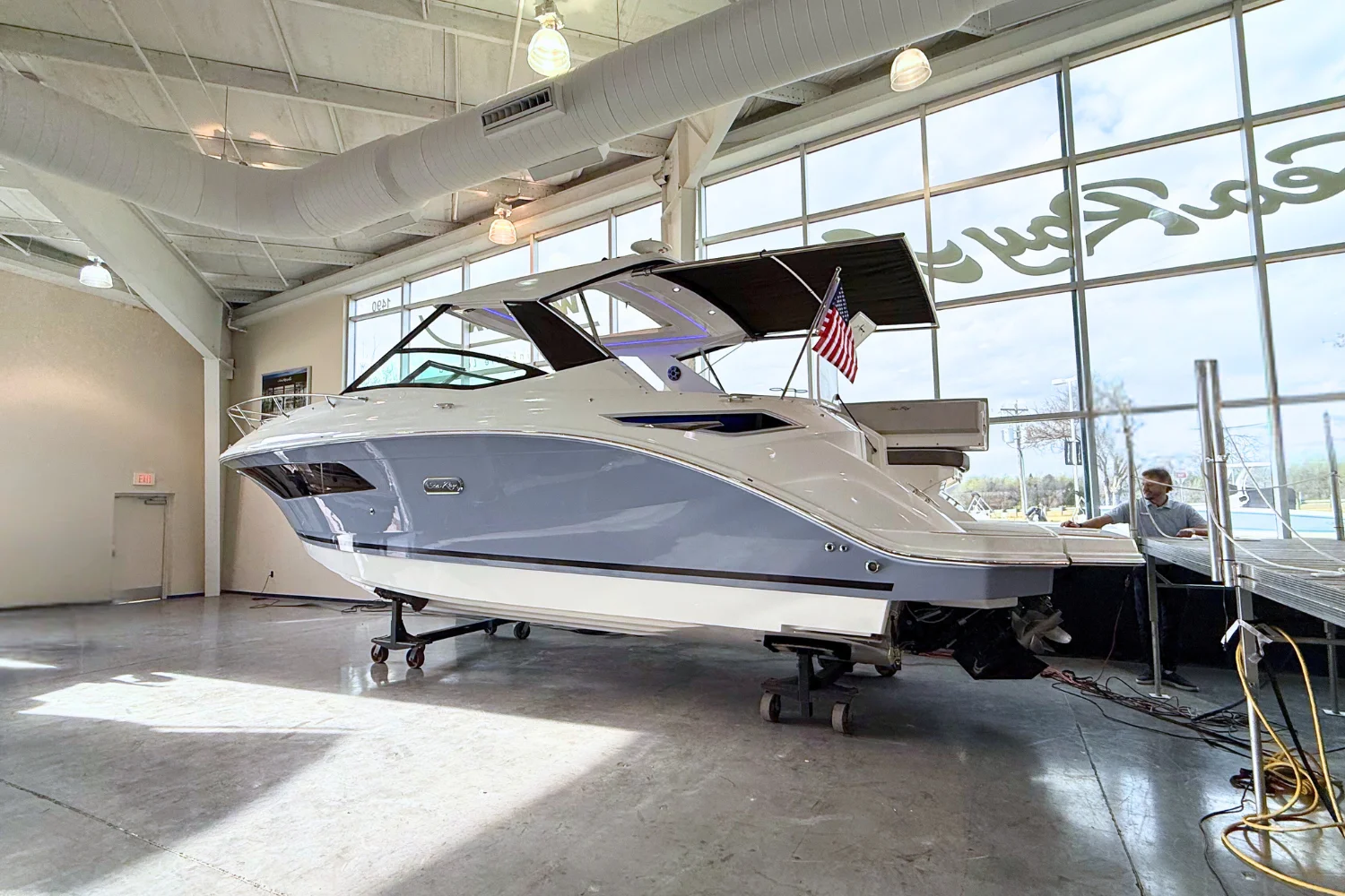 2026 Sea Ray Sundancer 320 Image Thumbnail #2