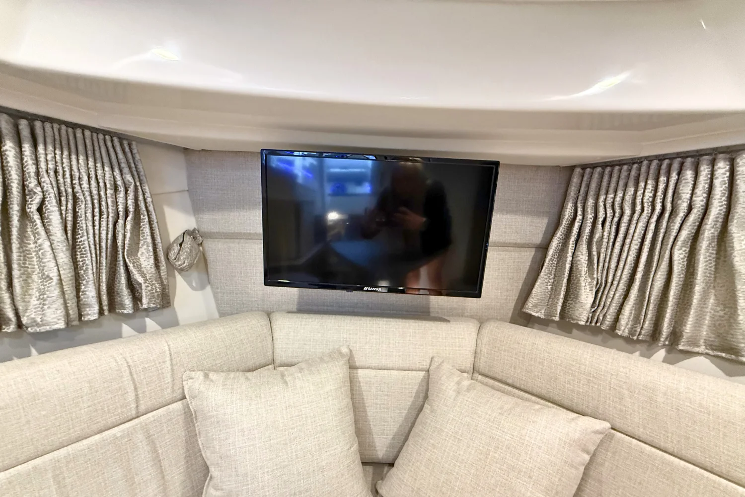 2026 Sea Ray Sundancer 320 Image Thumbnail #39